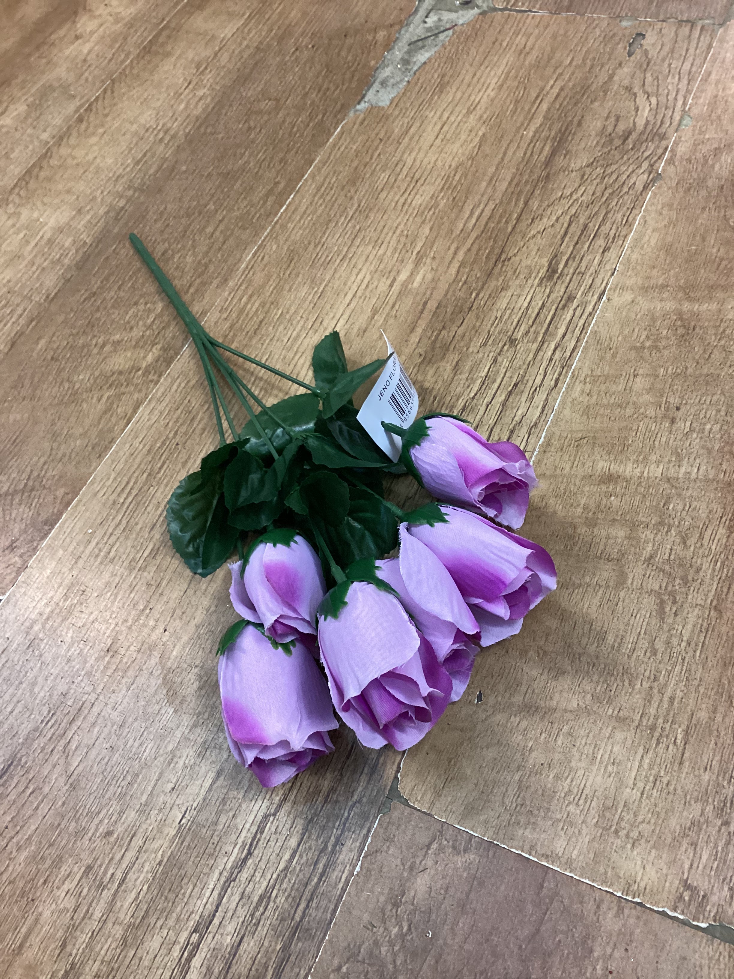 Closed rose bunch - 6 colours available