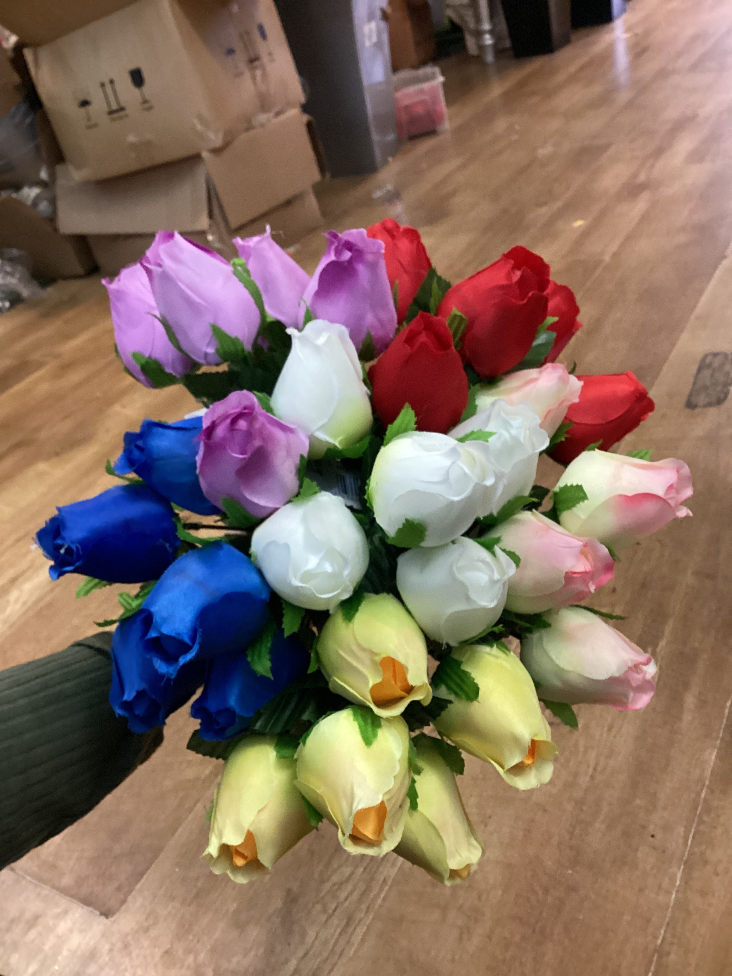 Rosebud bunch - 6 colours available