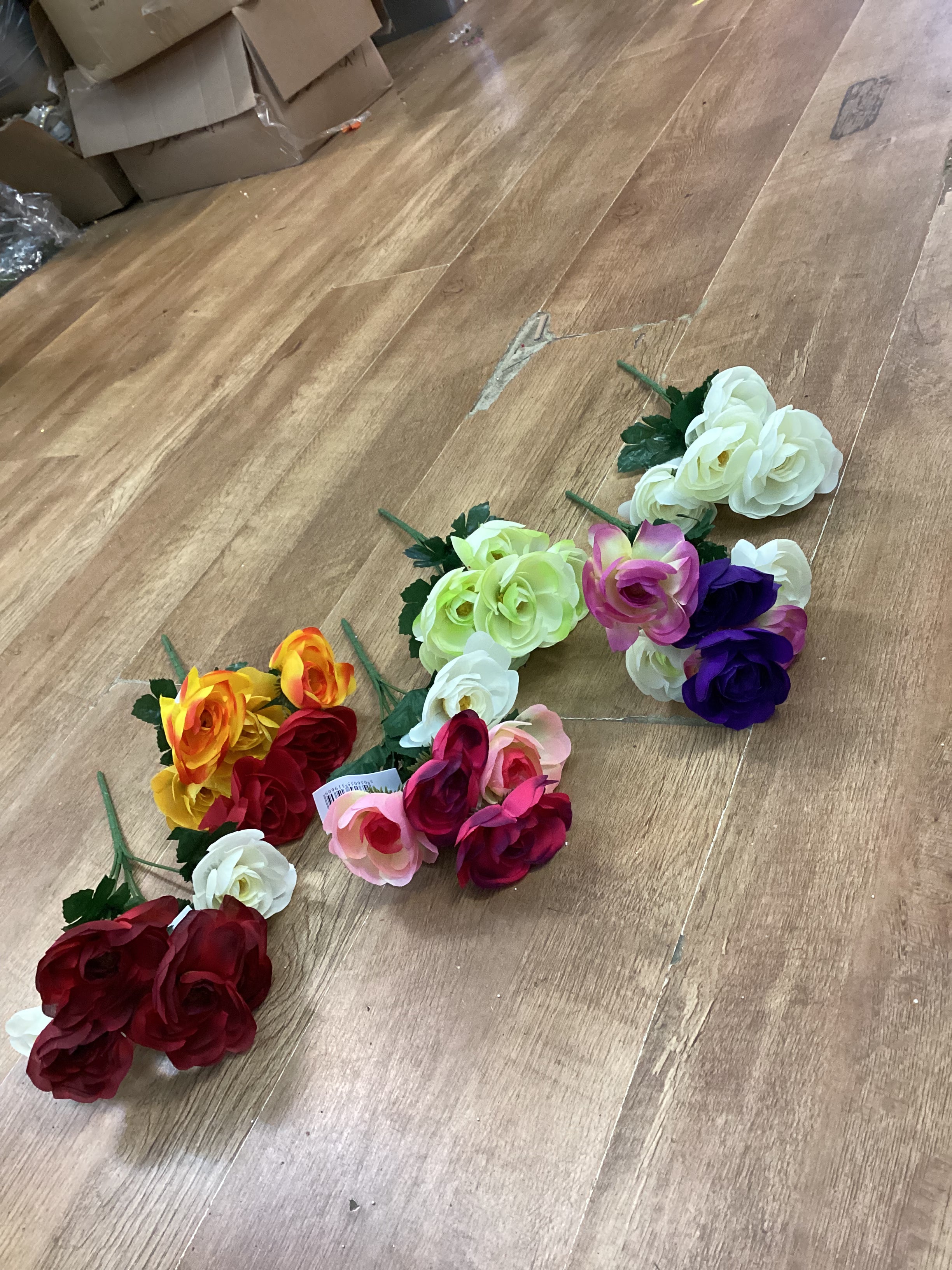 Ranunculus bunch - 6 colours available