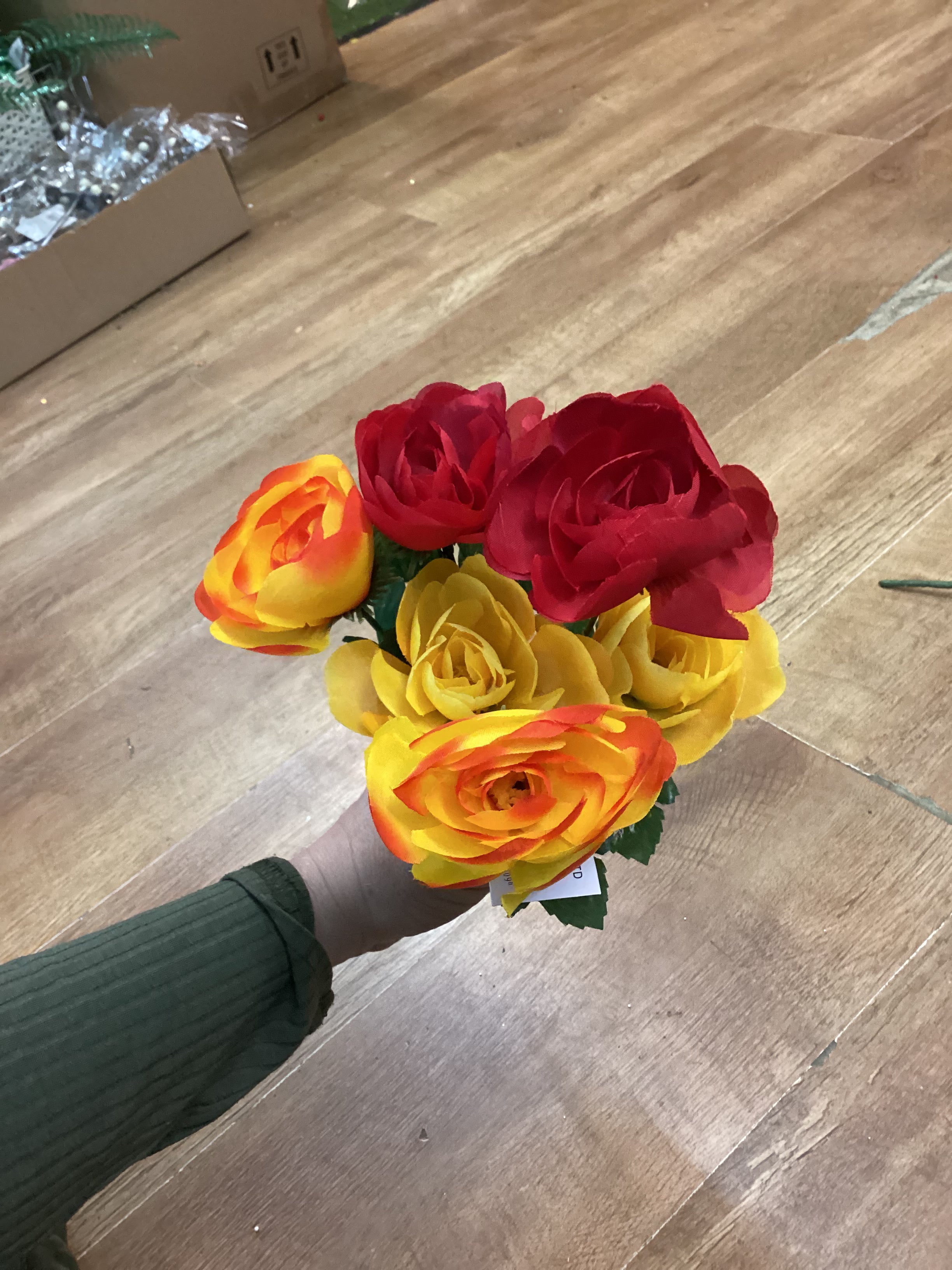 Ranunculus bunch - 6 colours available