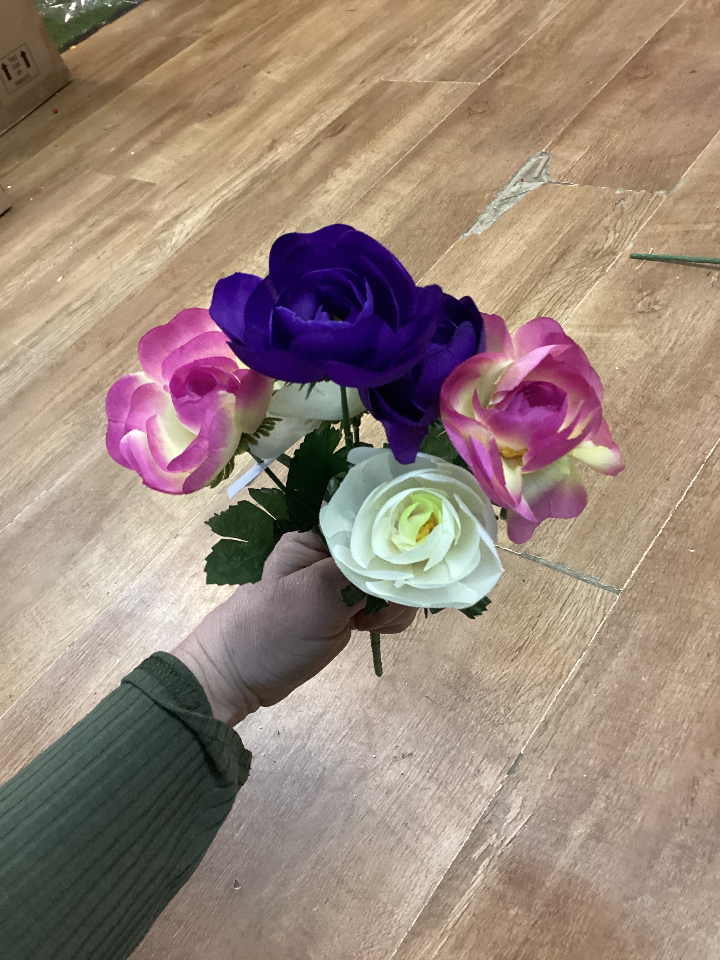 Ranunculus bunch - 6 colours available
