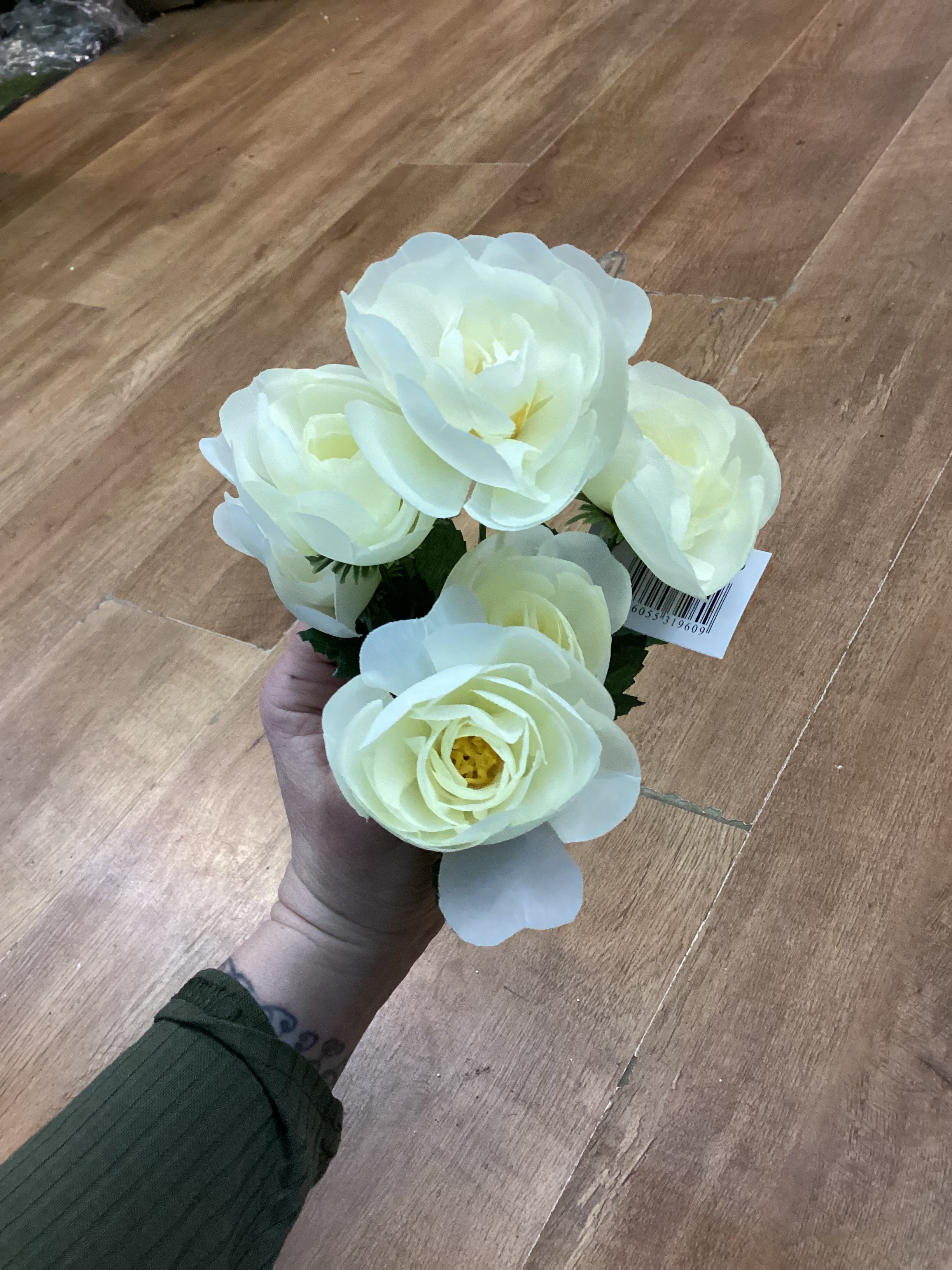 Ranunculus bunch - 6 colours available
