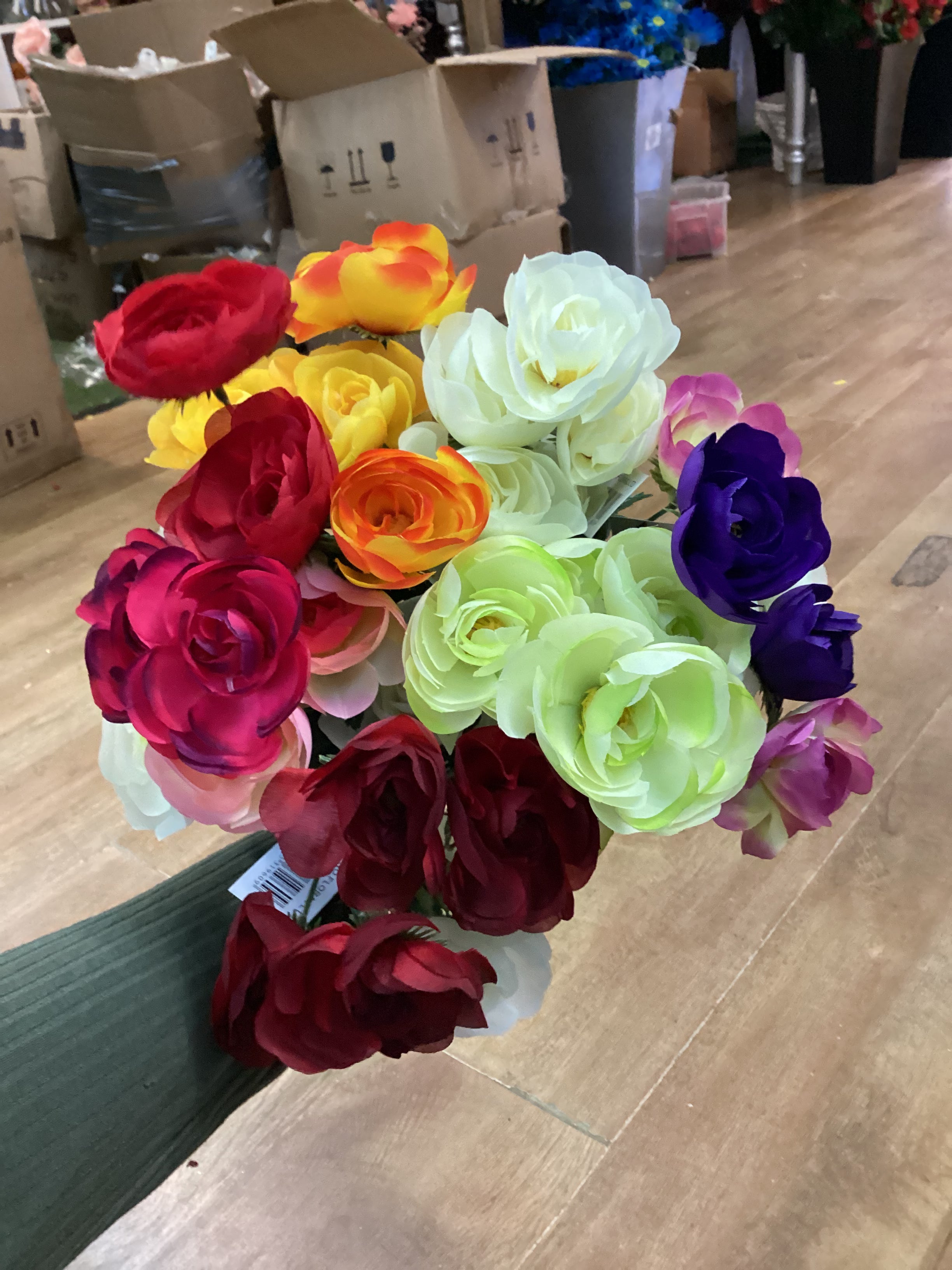 Ranunculus bunch - 6 colours available