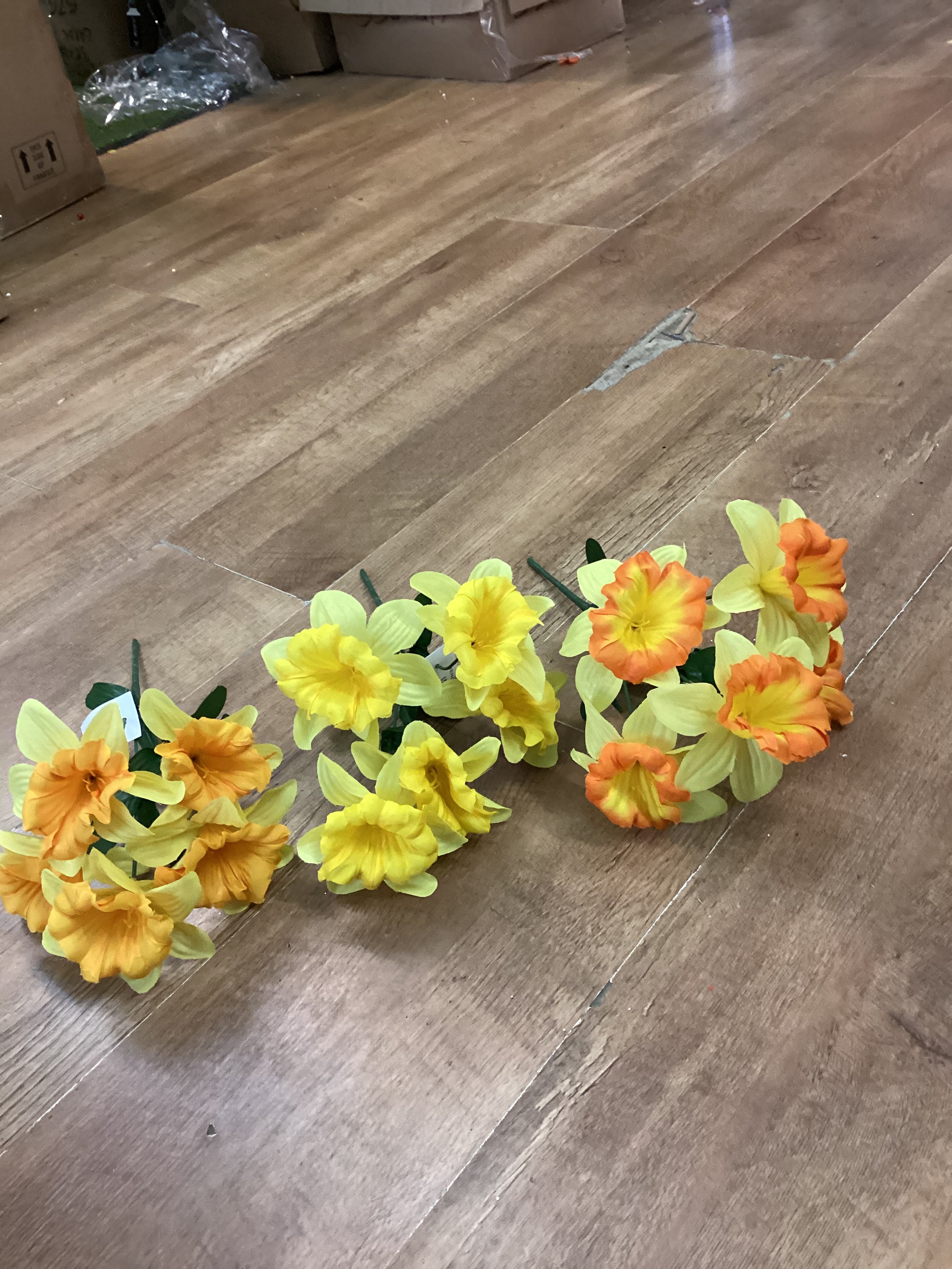 Daffodil bunch - 3 colours available