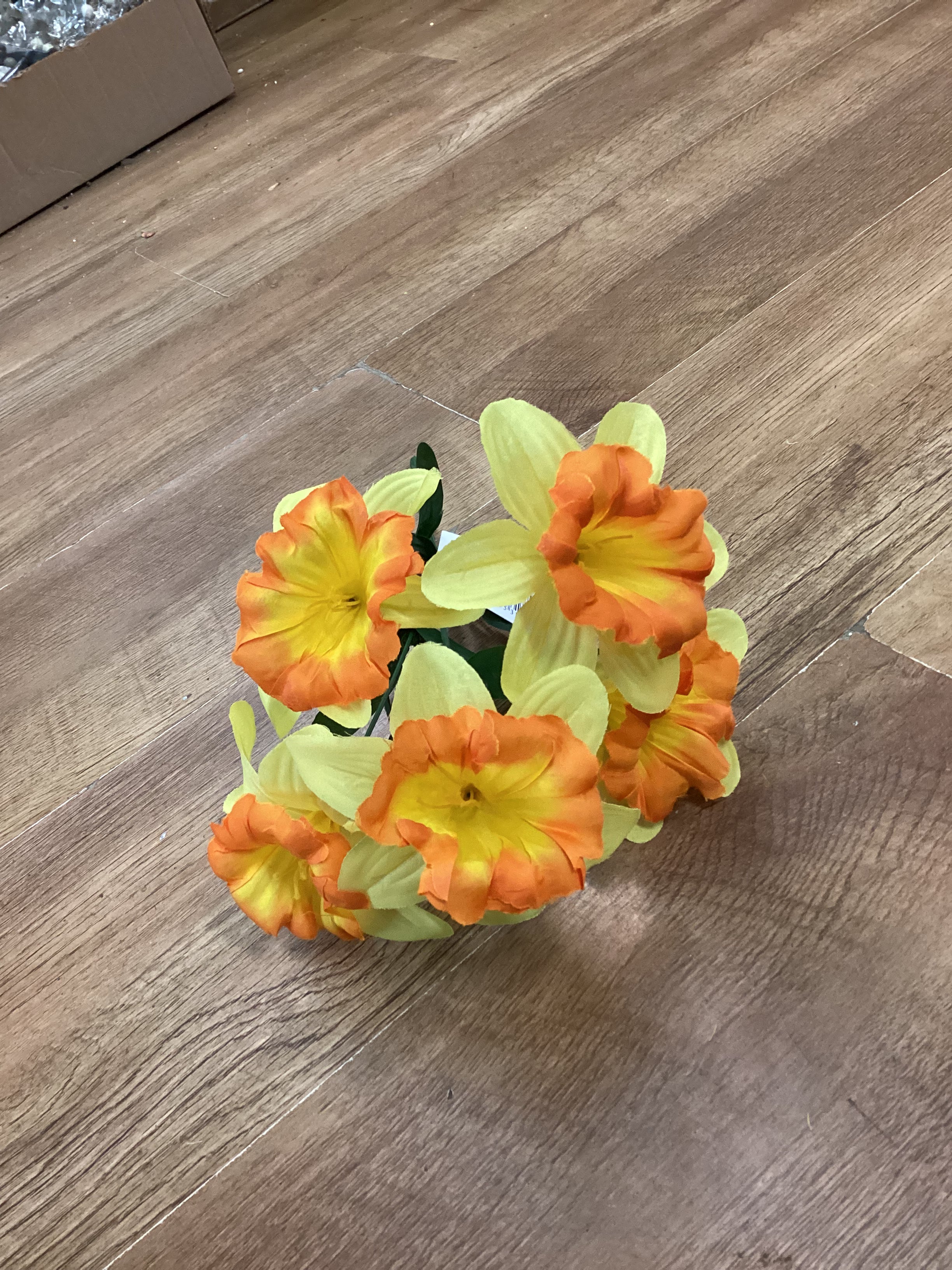 Daffodil bunch - 3 colours available