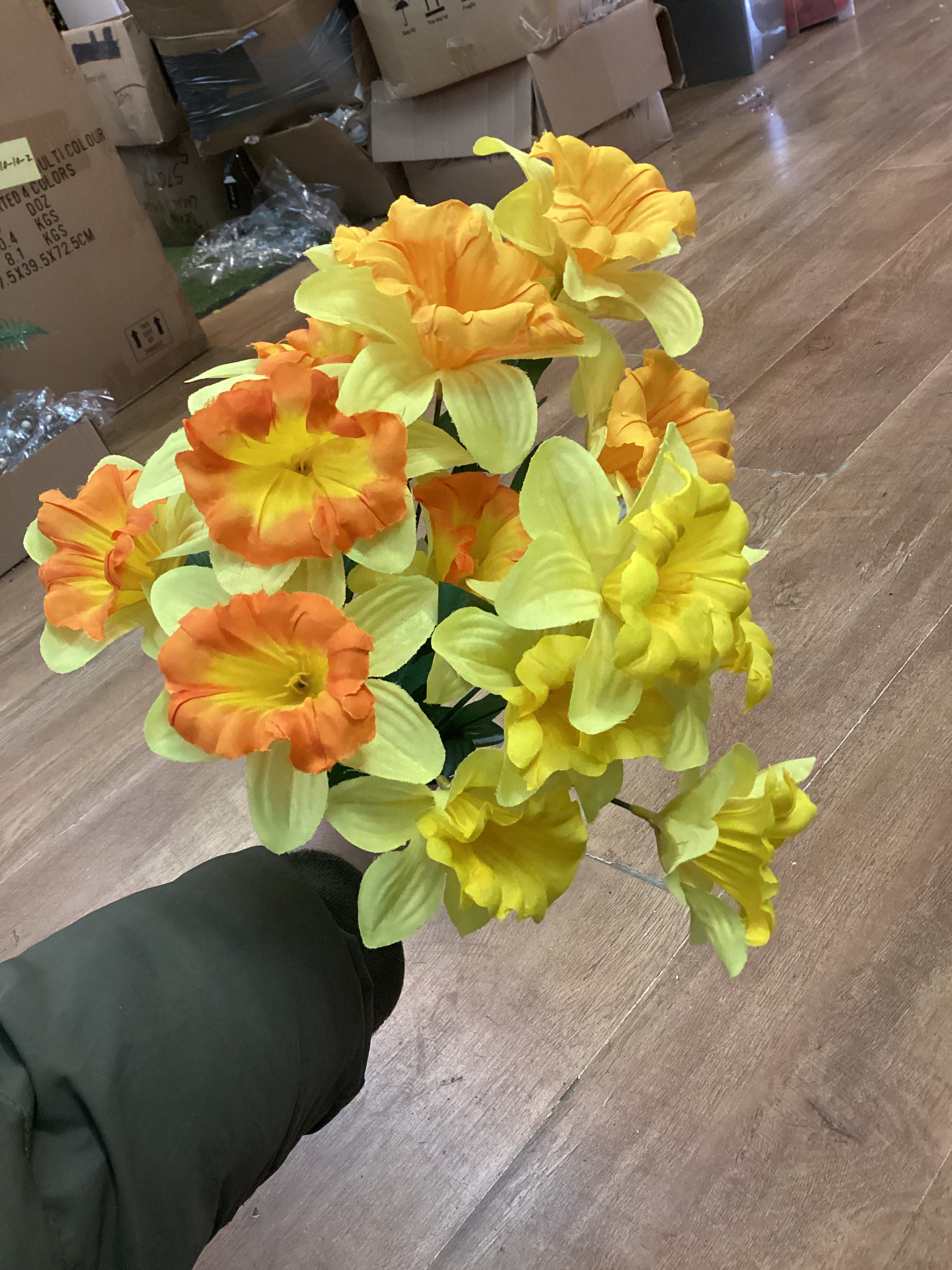 Daffodil bunch - 3 colours available