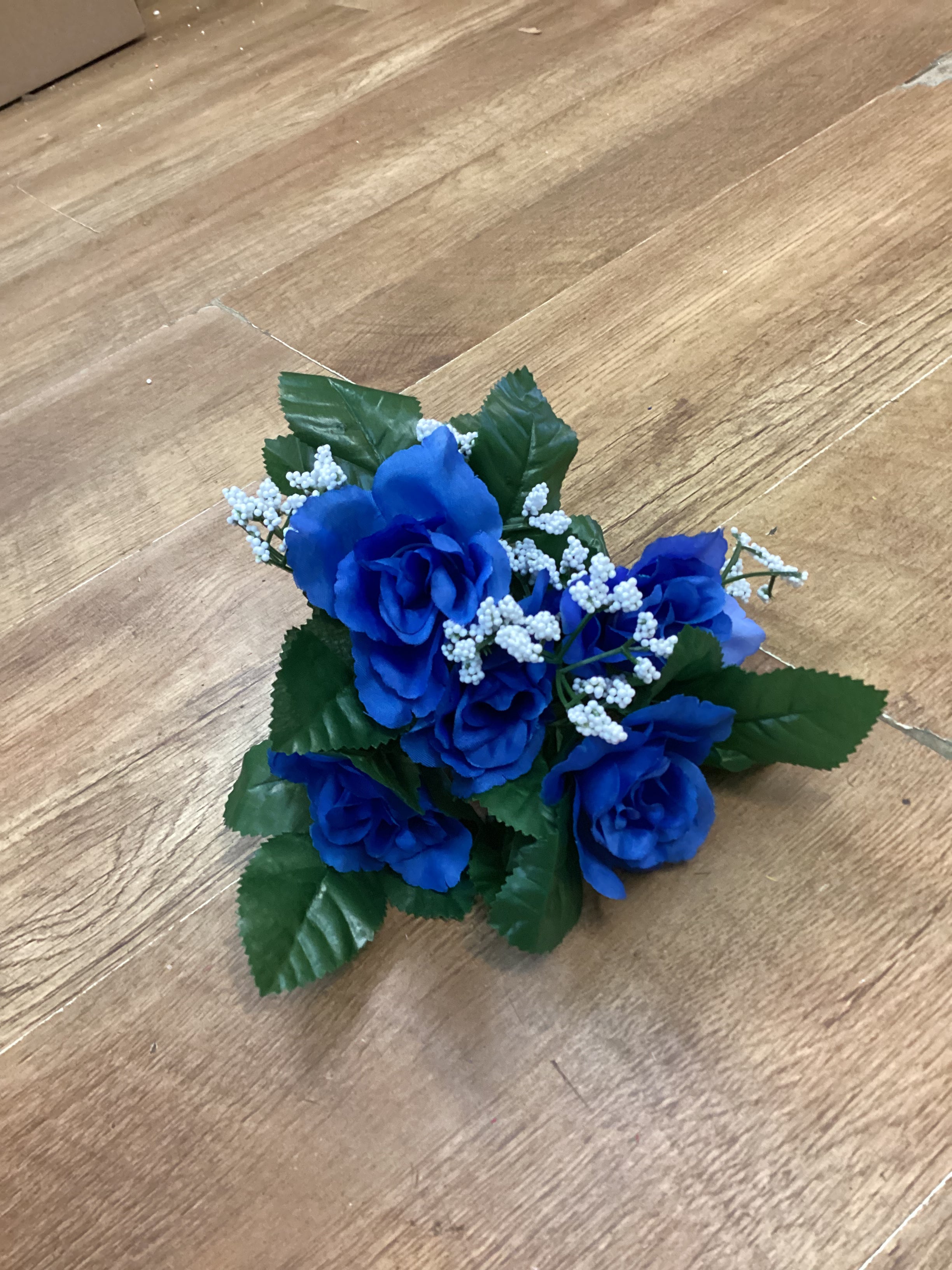 Open rose and gypsophila bunch - 6 colours available