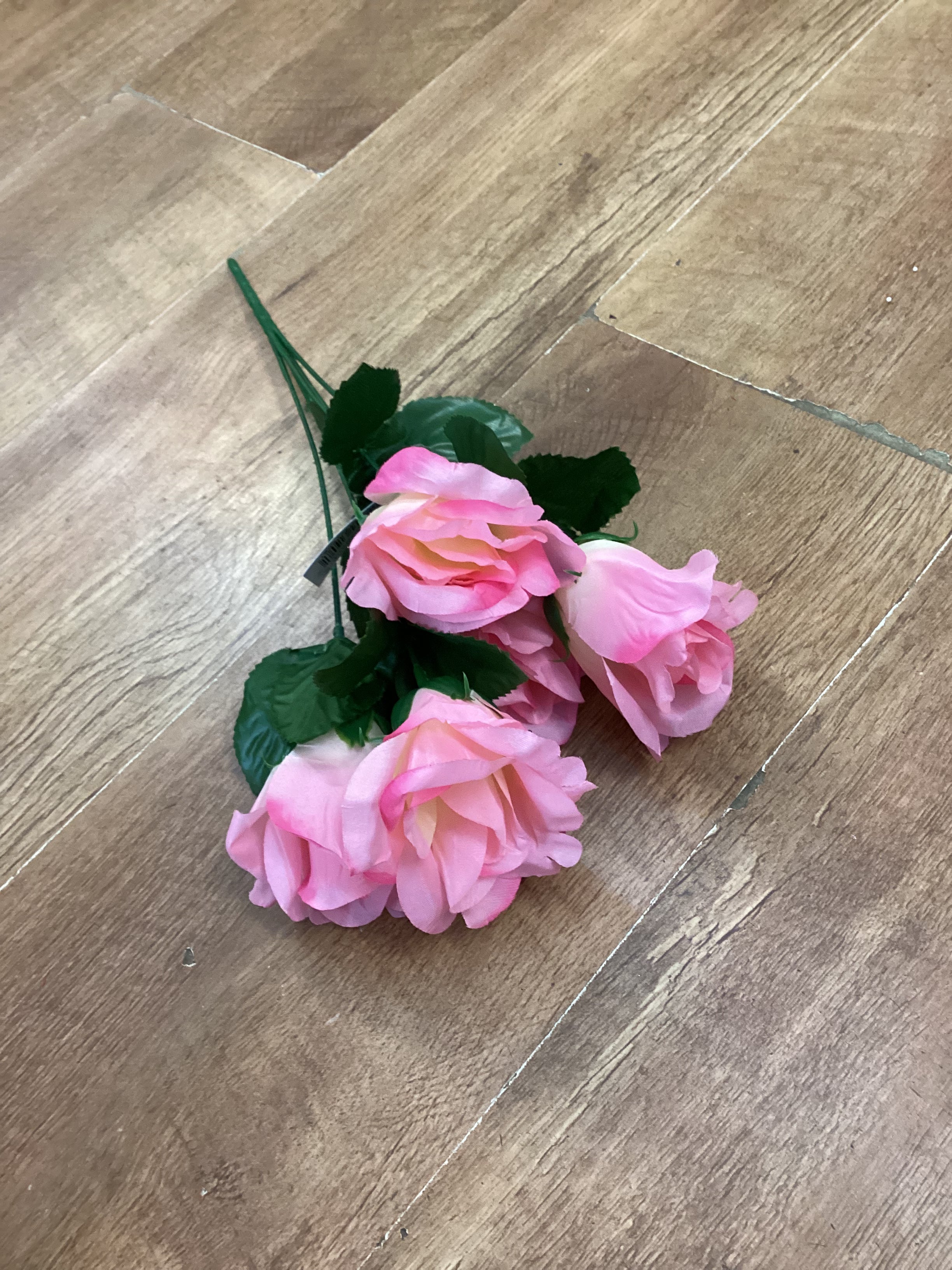 Open rose bunch - 6 colours available