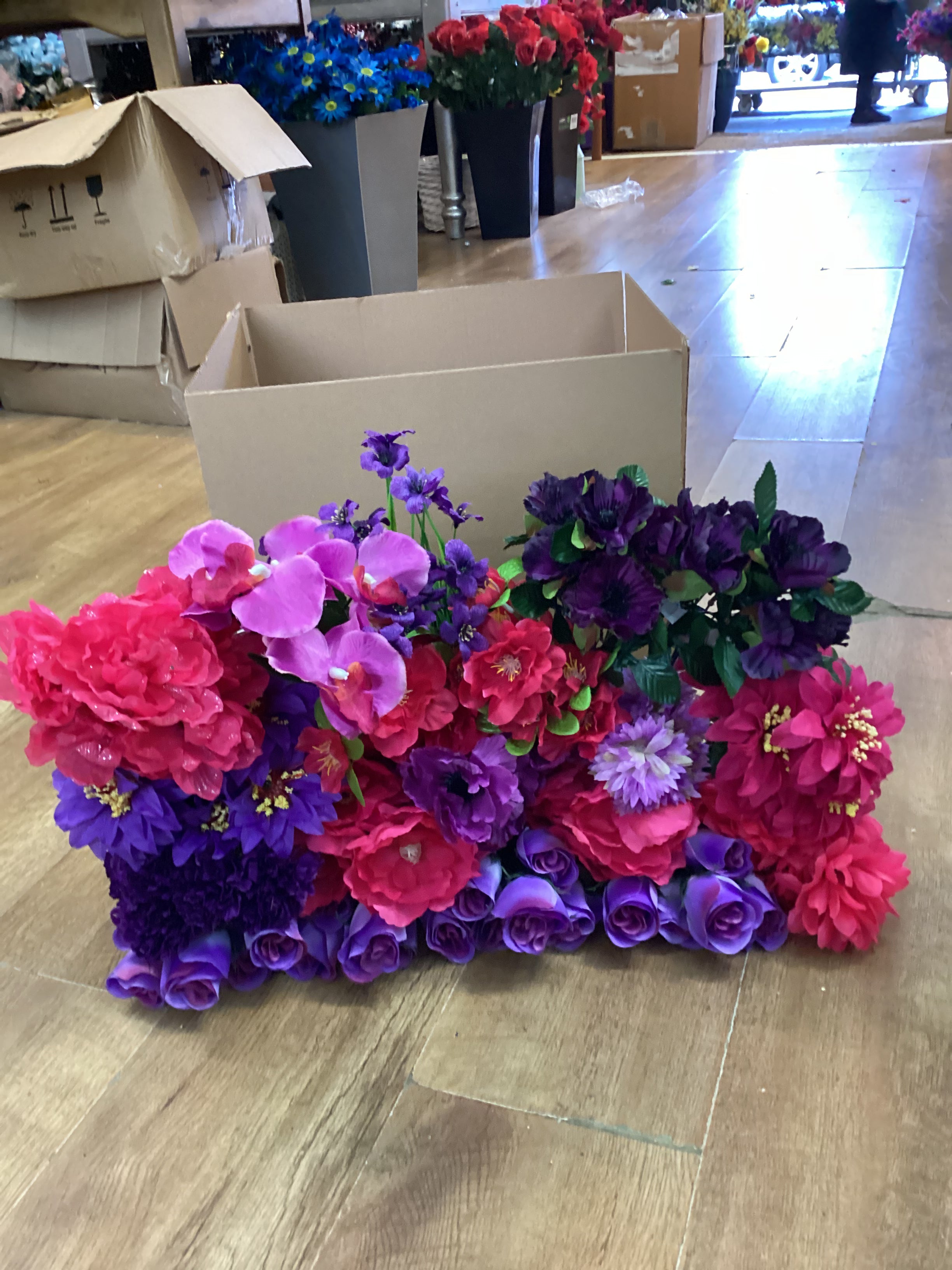 Box 1 - 20 bunches of flowers/foliage