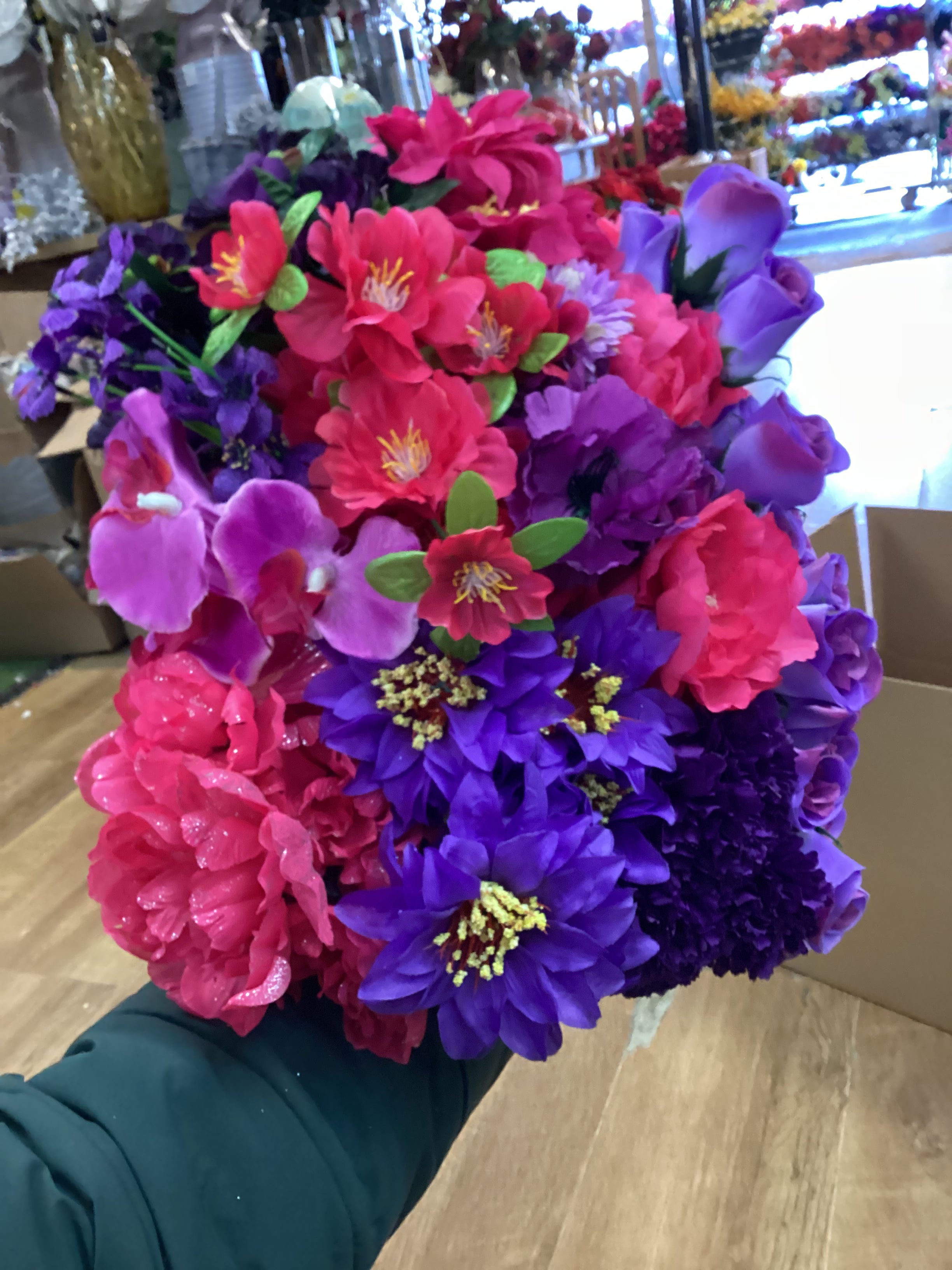 Box 1 - 20 bunches of flowers/foliage