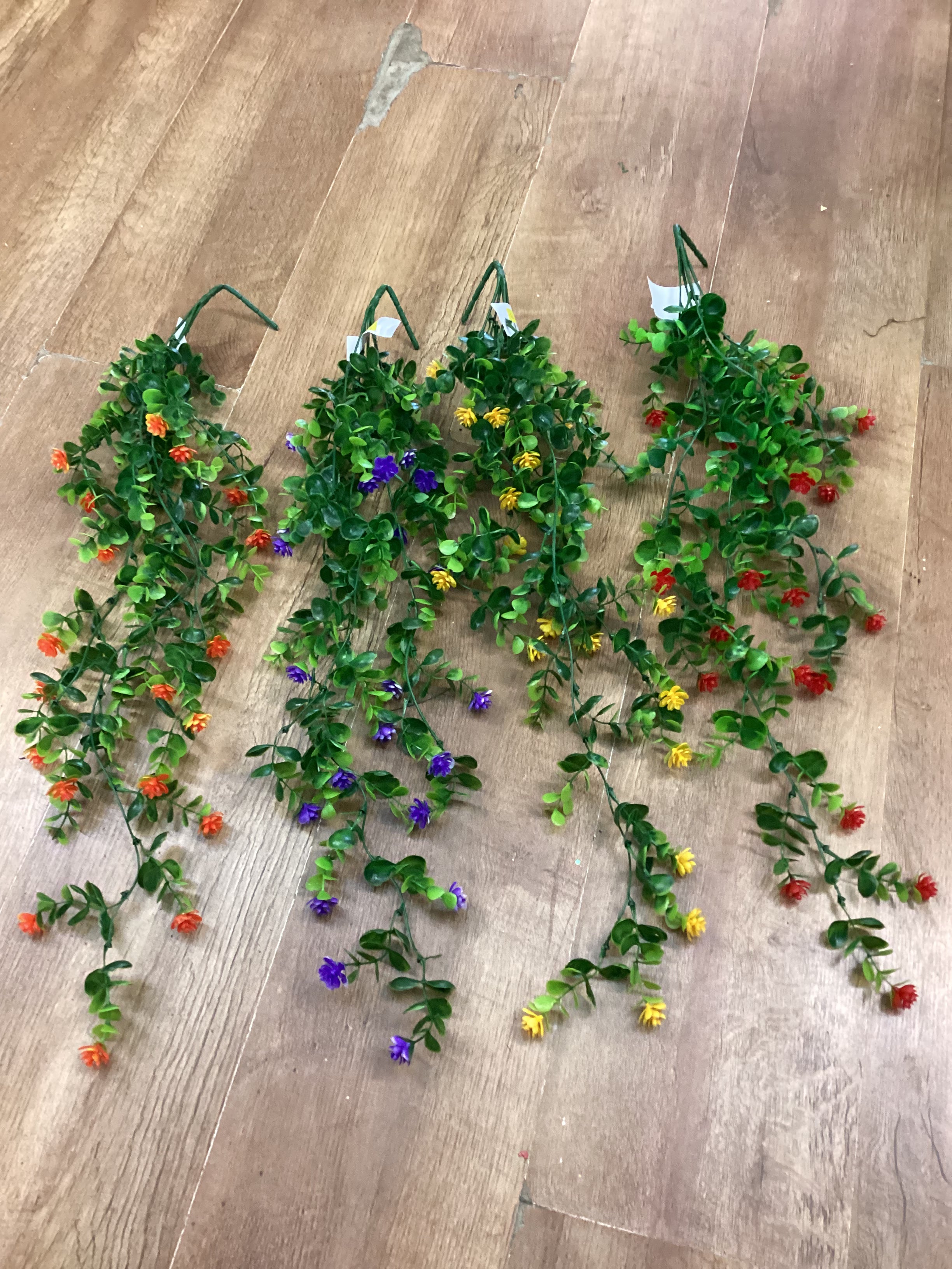 Plastic flowering foliage trailer
