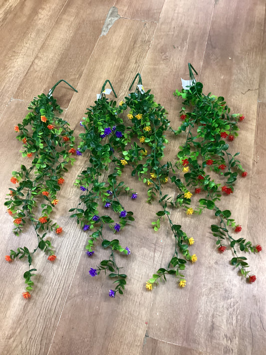 Plastic flowering foliage trailer
