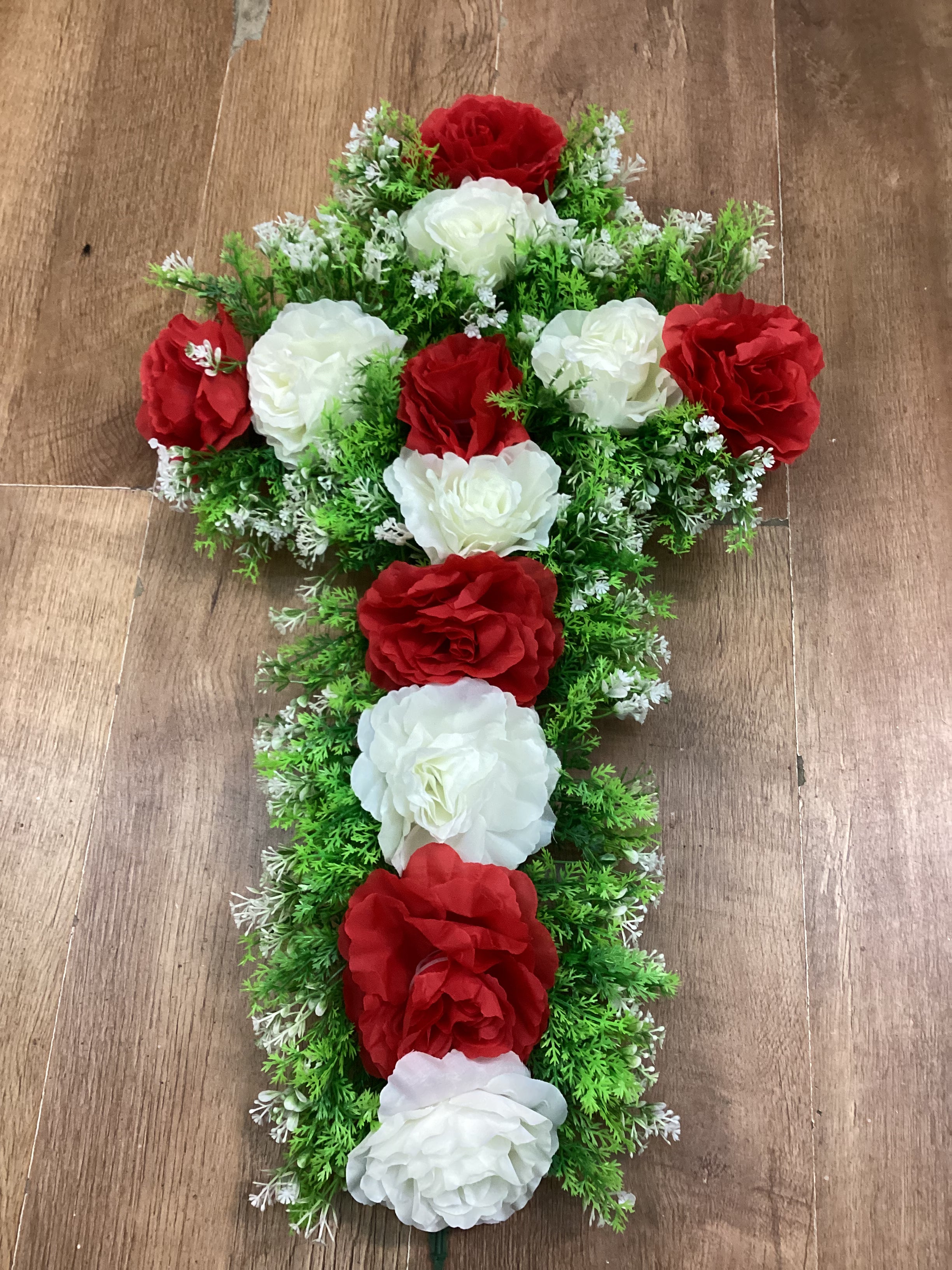 70x40cm red and ivory rose cross