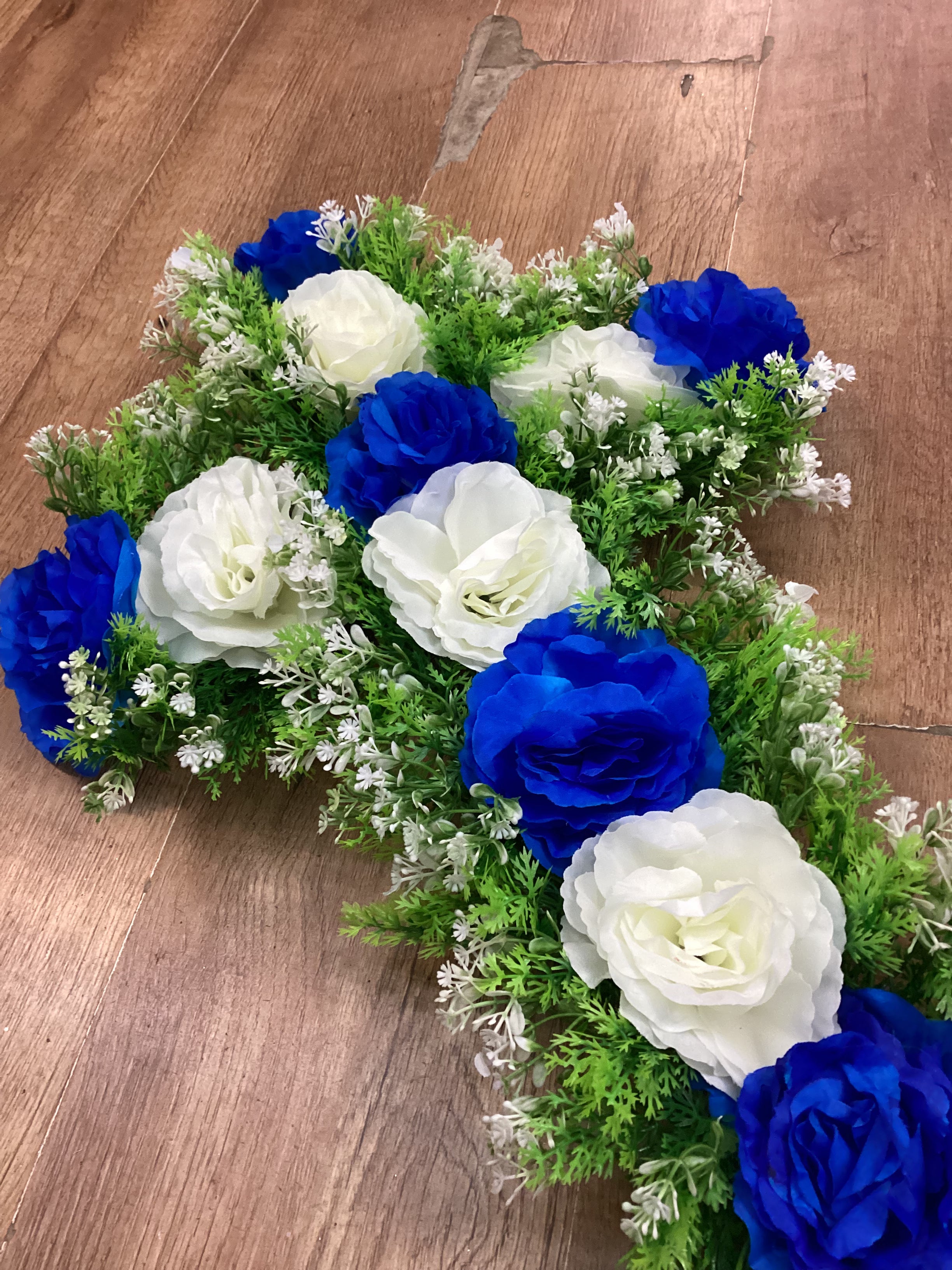 70x40cm blue and ivory rose cross