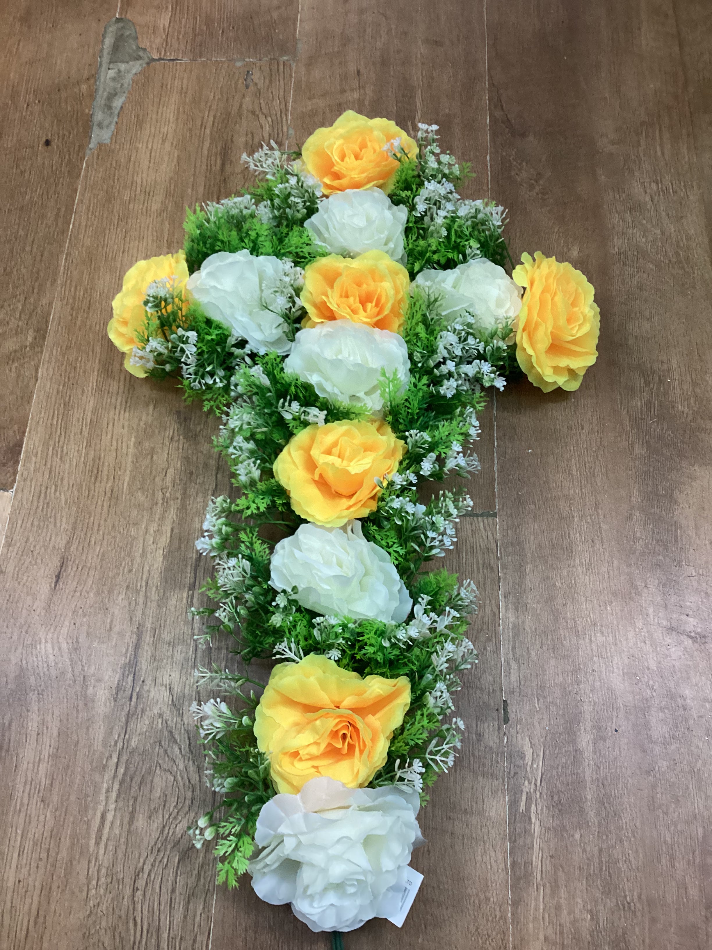 70x40cm yellow and ivory rose cross