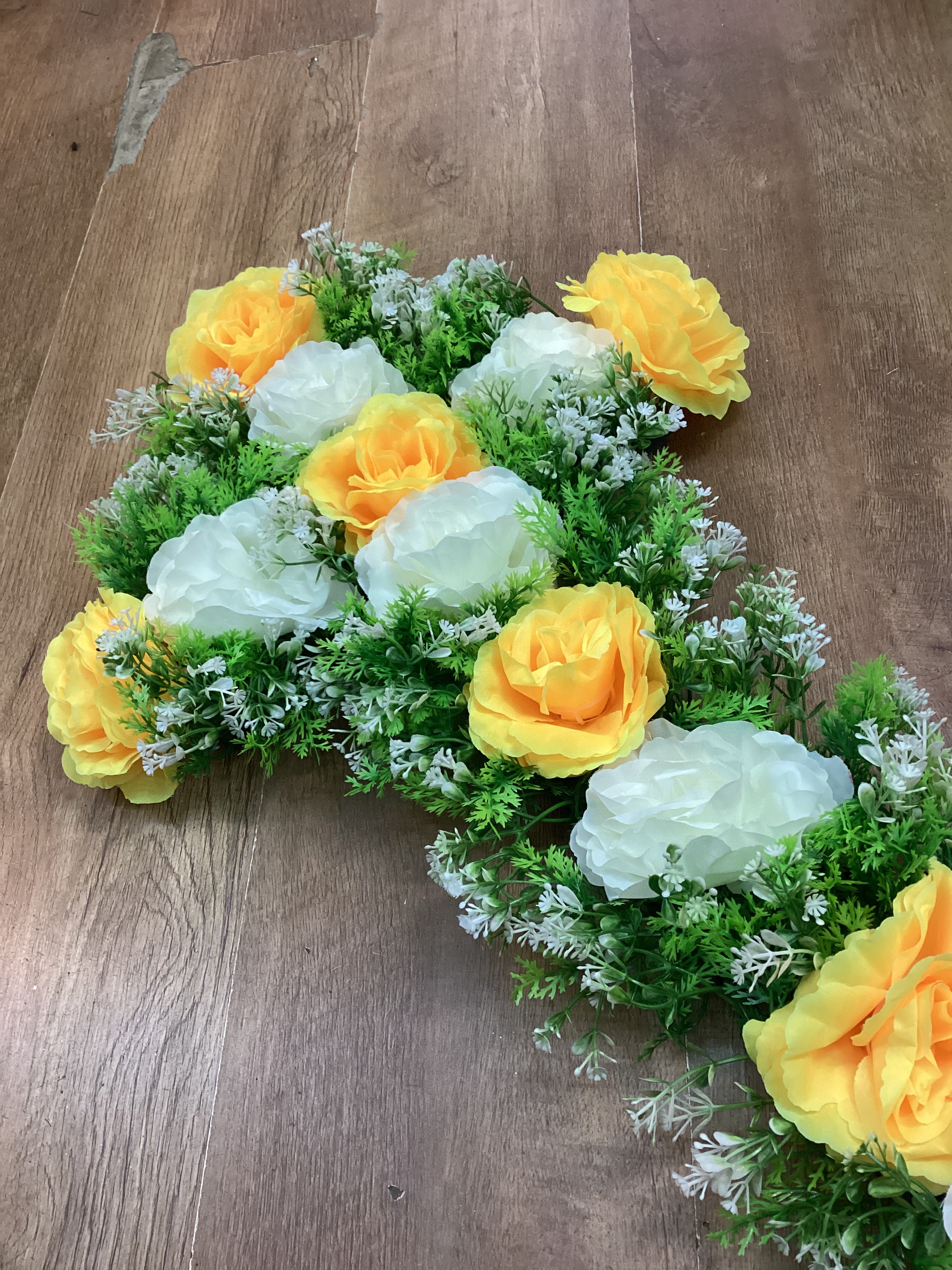 70x40cm yellow and ivory rose cross