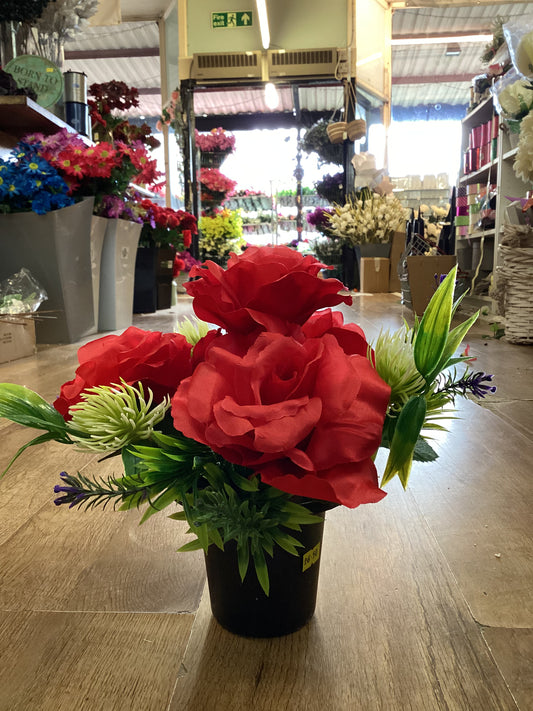 Red rose and allium gravepot