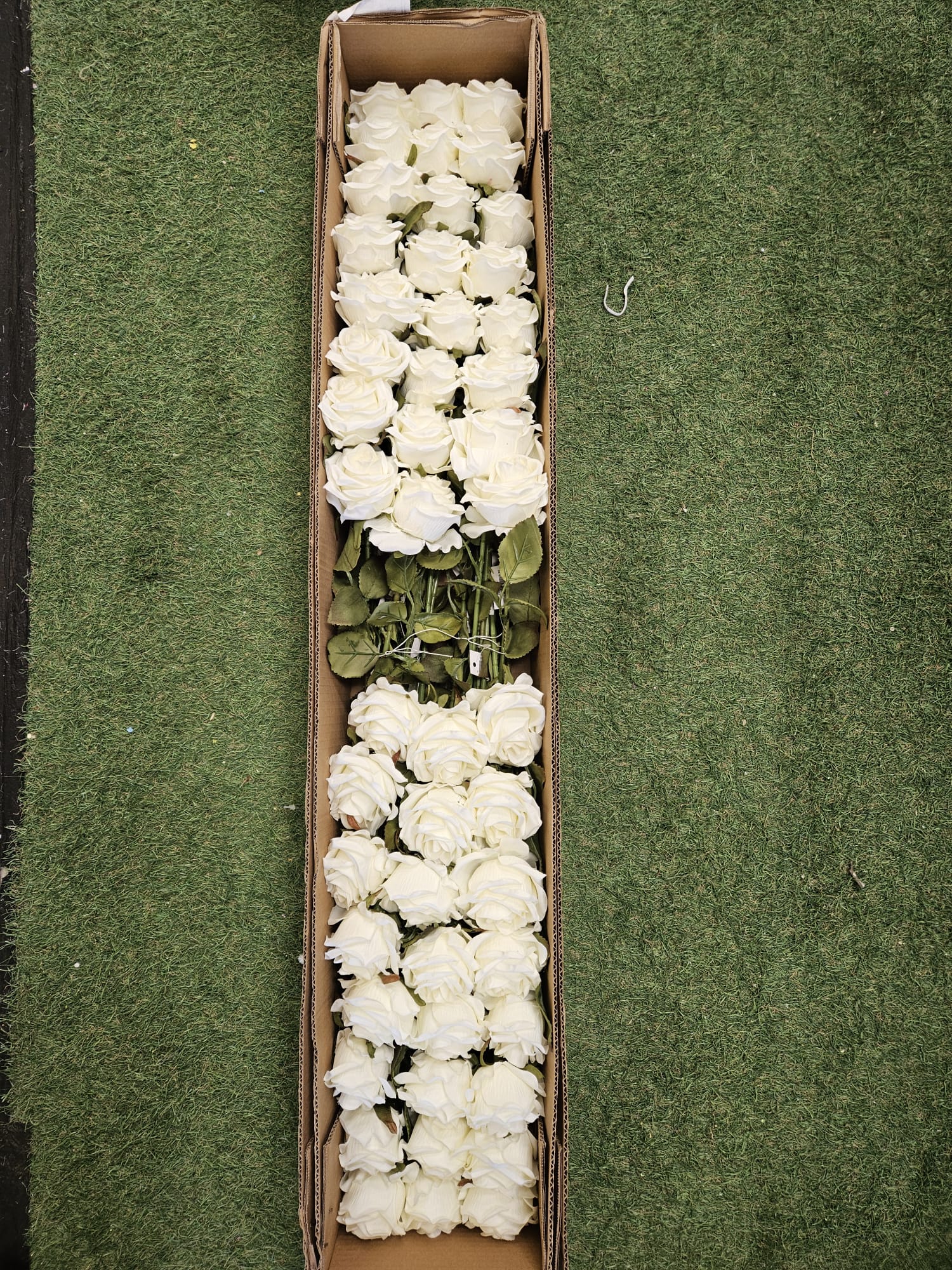 Box of 48 Amira roses - 3 colours available (head approx 8cm)