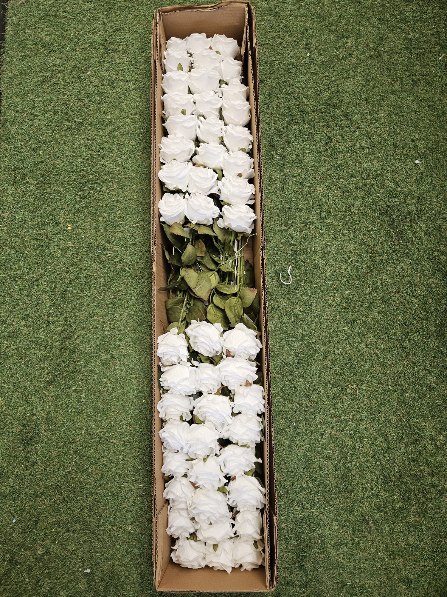 Box of 48 Amira roses - 3 colours available (head approx 8cm)