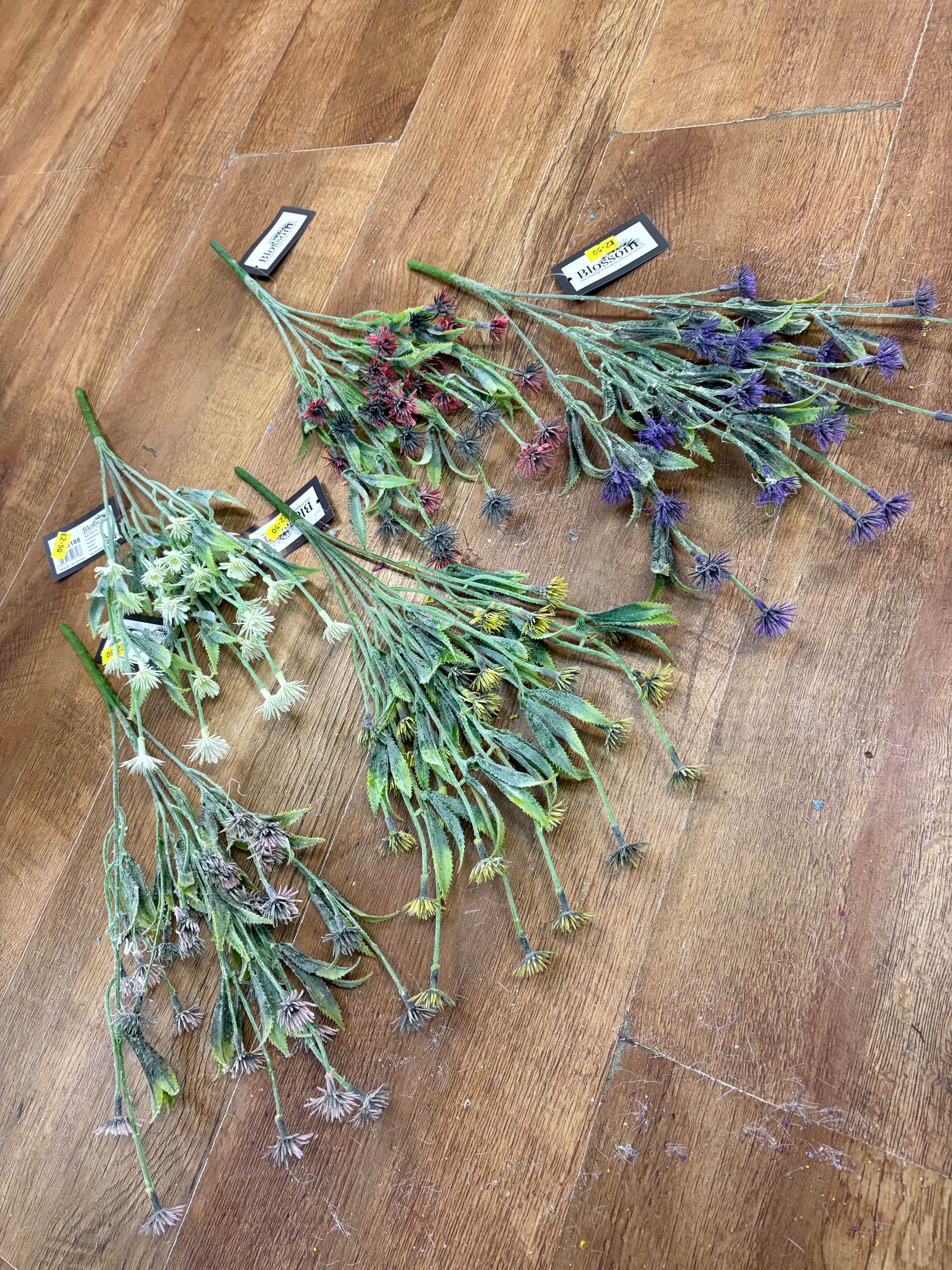 Big bunch miniature thistles - 5 colours available