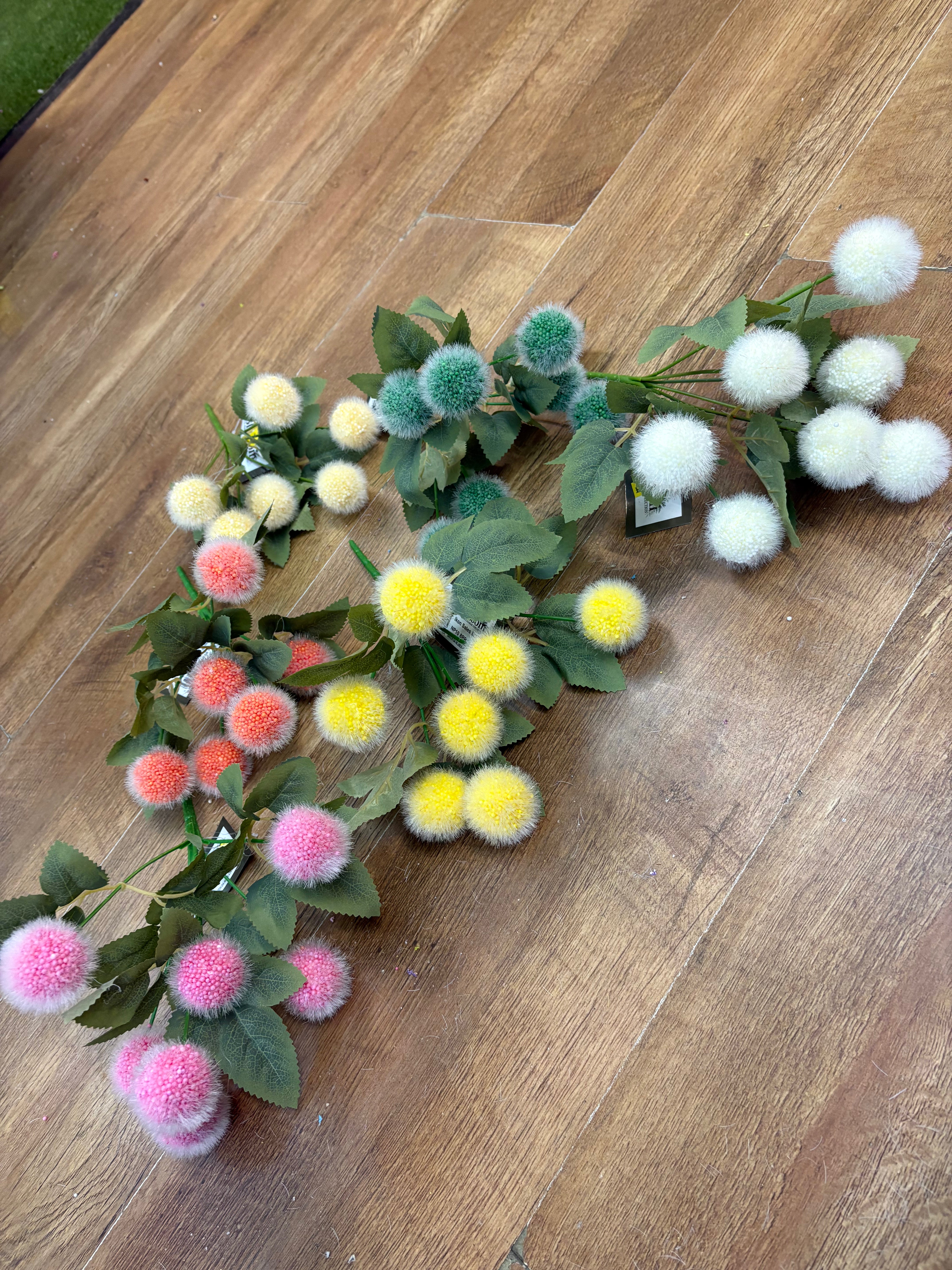 Fluffy ball bunch - 6 colours available