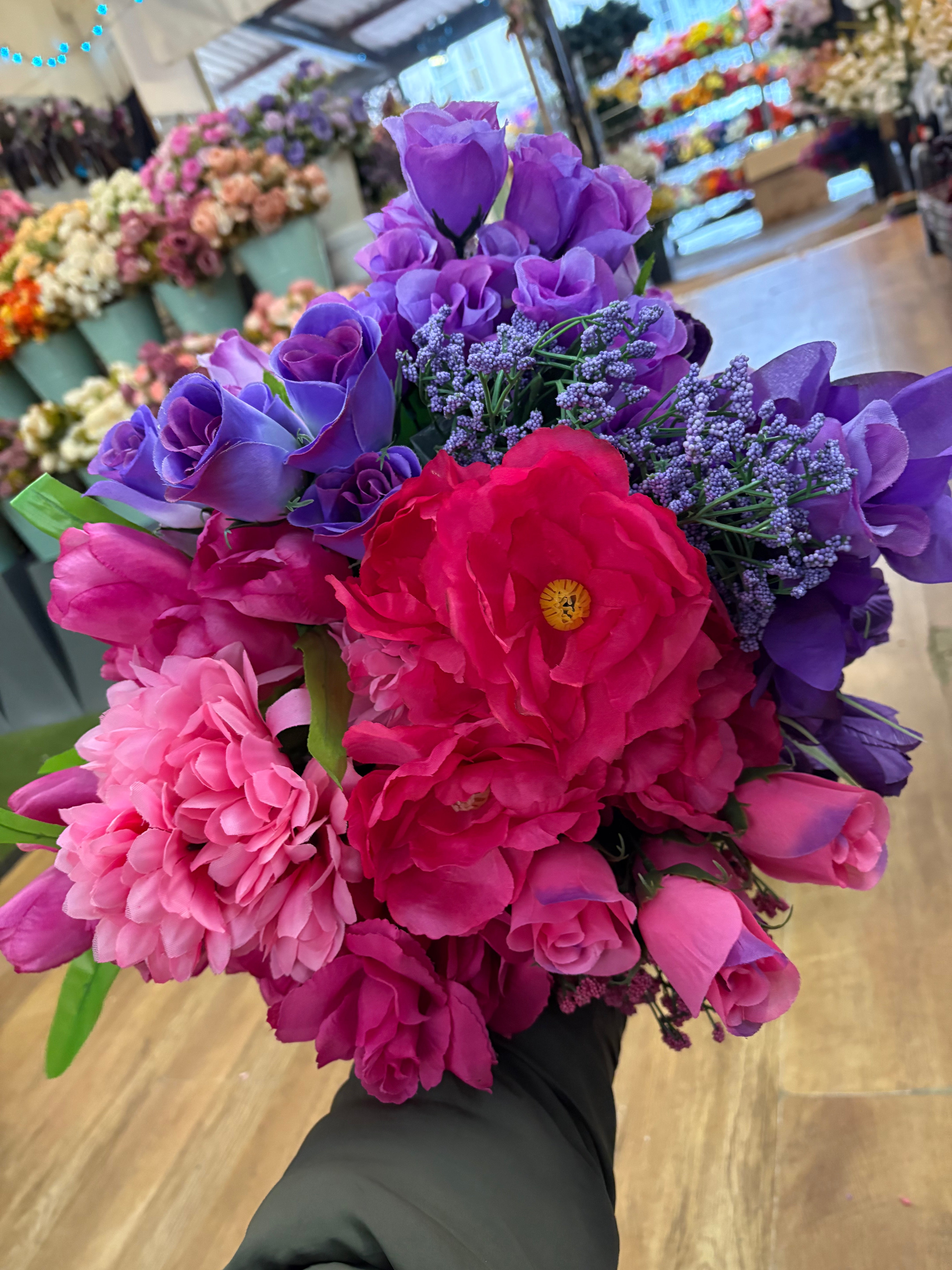 Box 2 - 20 bunches of flowers/foliage