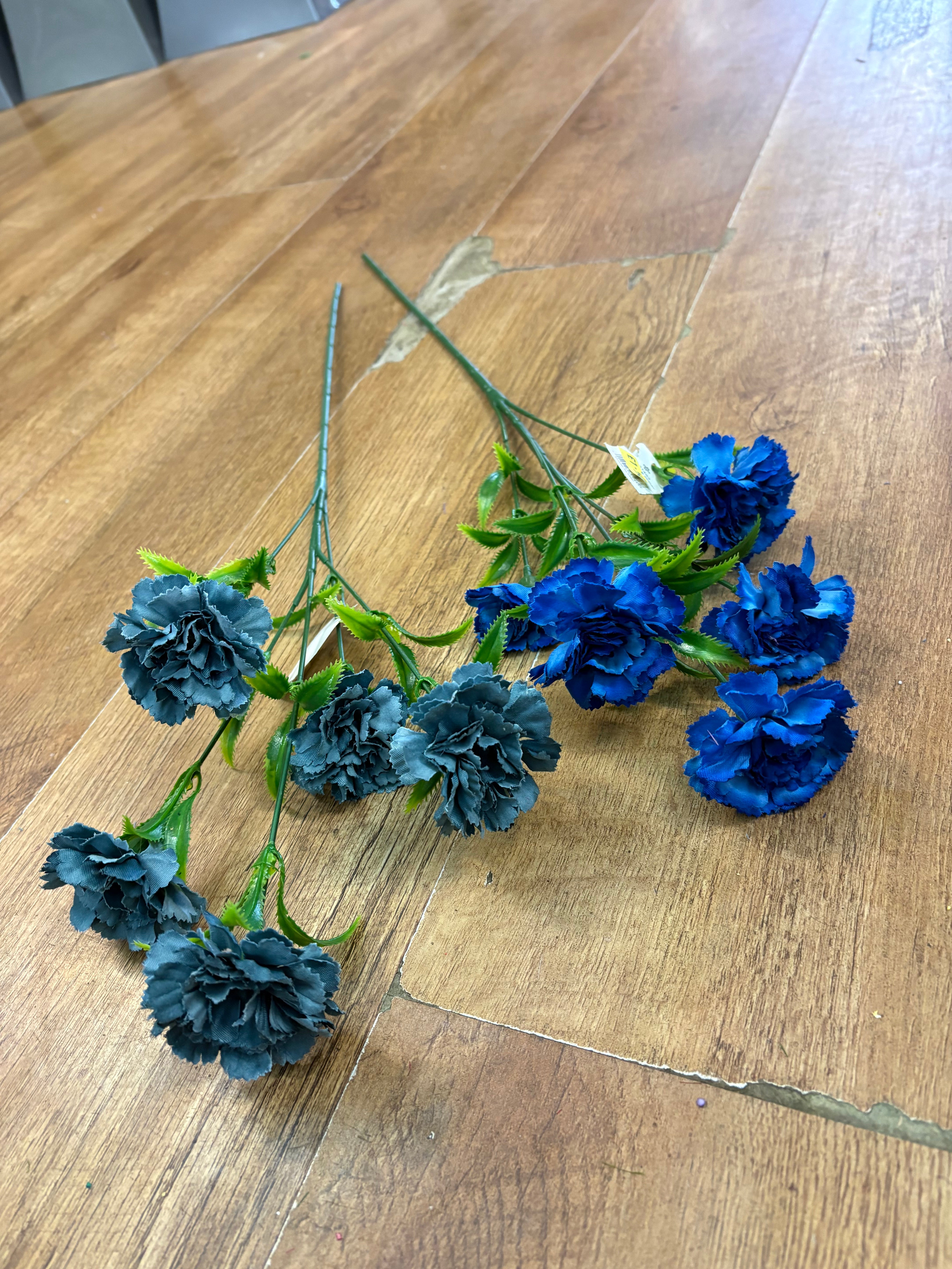 Long stem carnation spray - 2 colours available