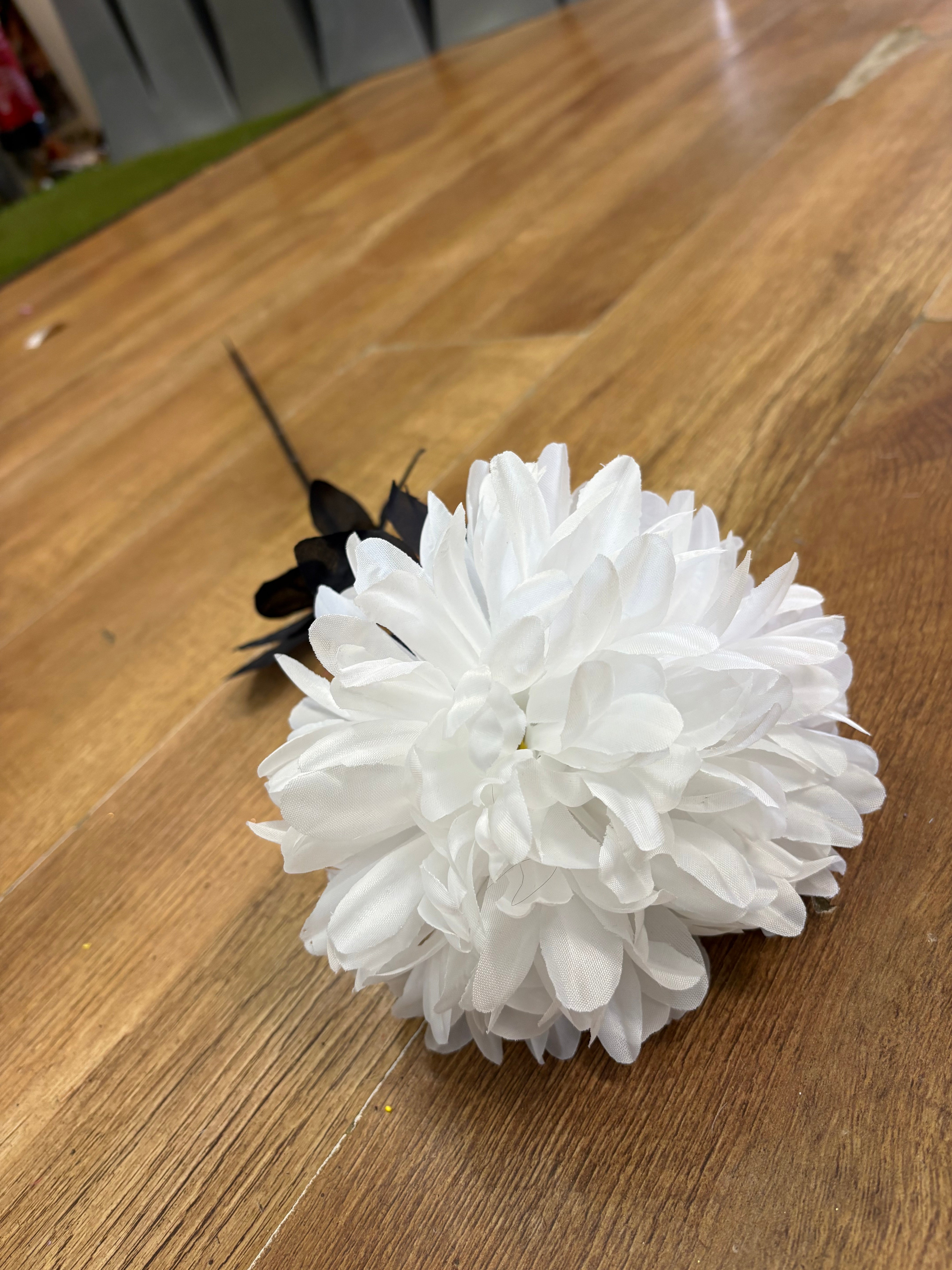 Long stem Pom Pom - 2 colours available