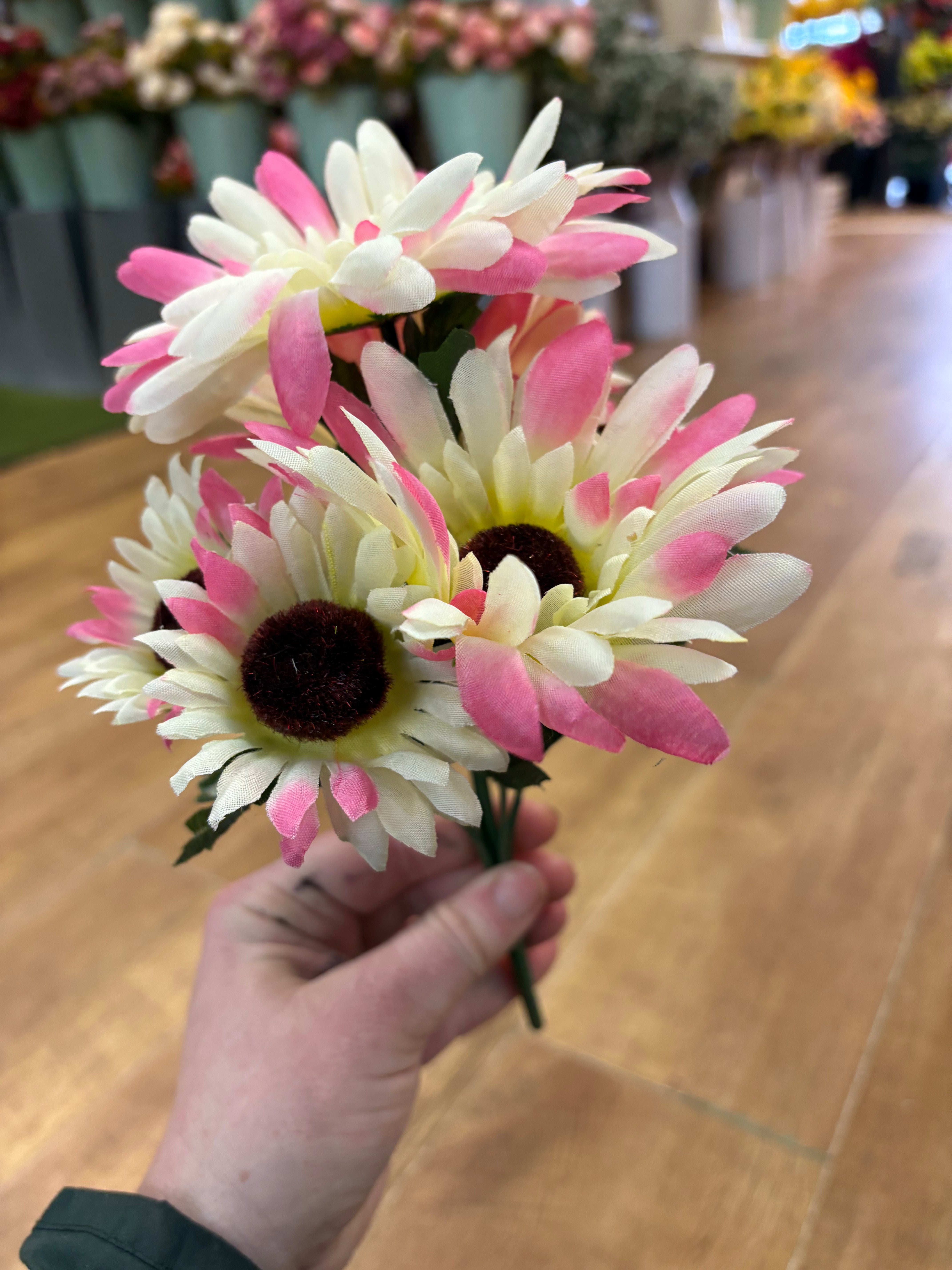 Mixed size gerbera bunch - 6 colours available