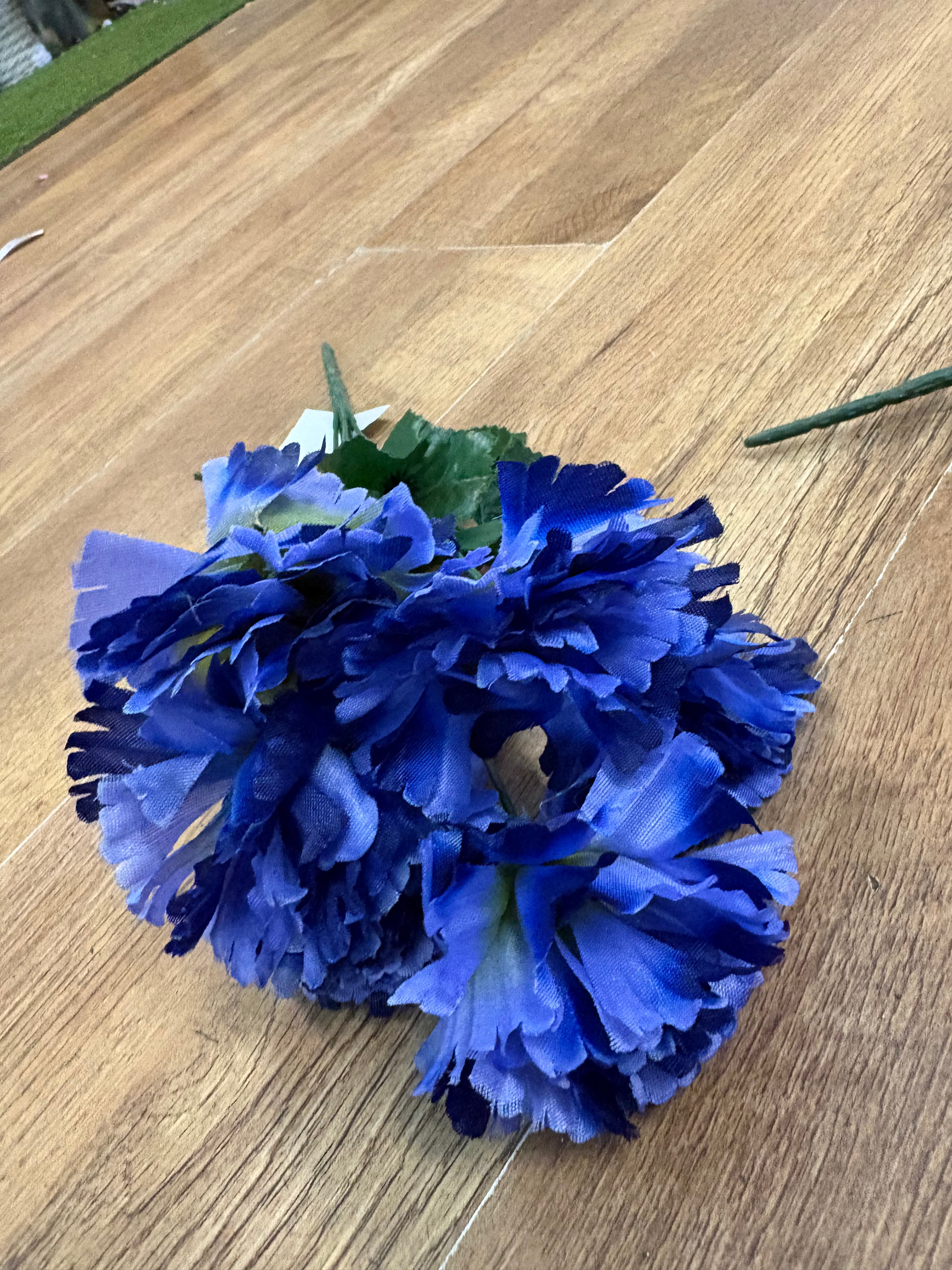 Carnation bunch - 6 colours available