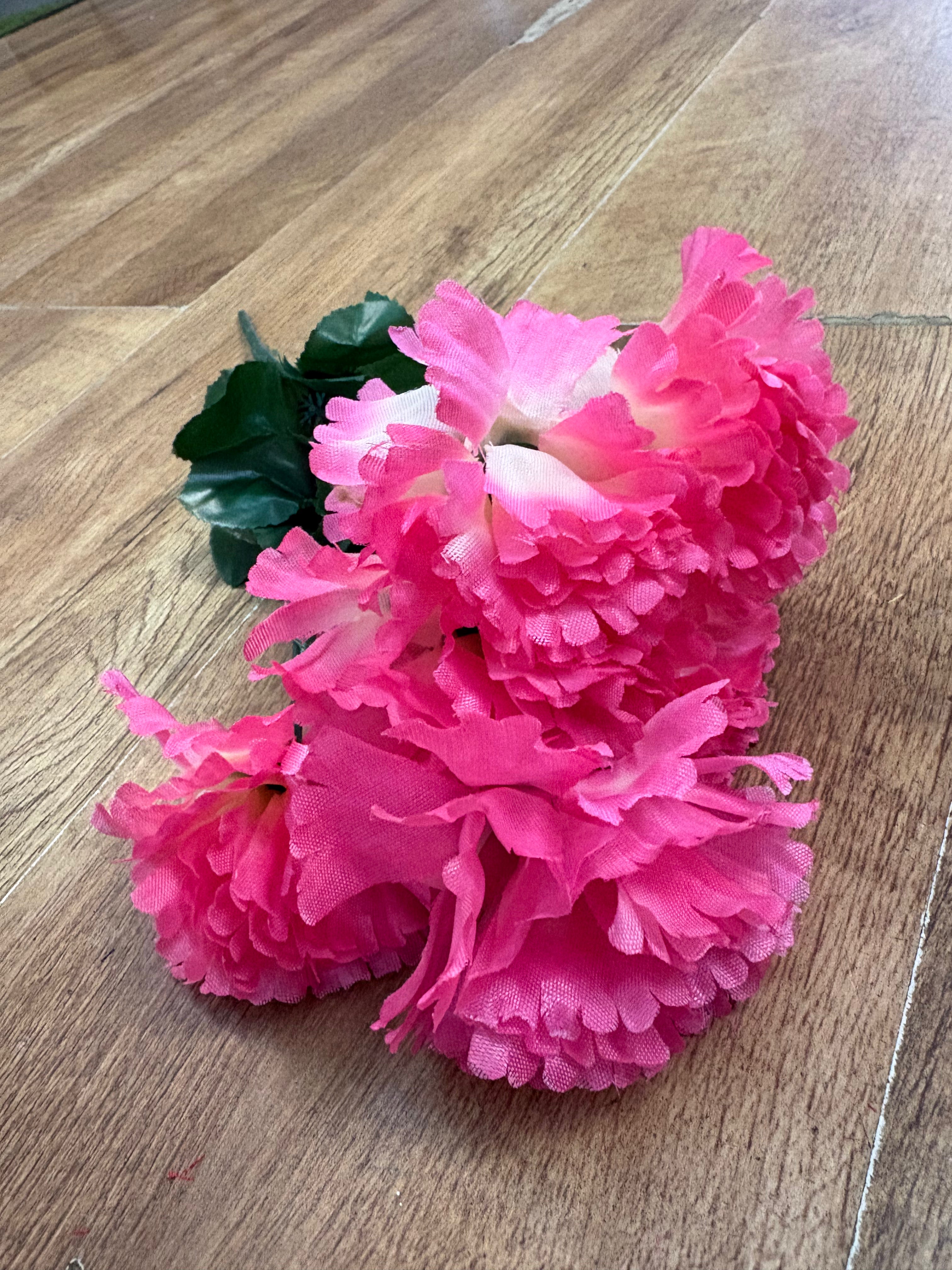 Carnation bunch - 6 colours available