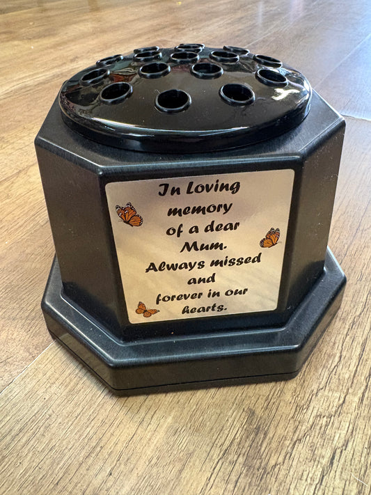 ‘A dear mum’ weighted stand and gravepot