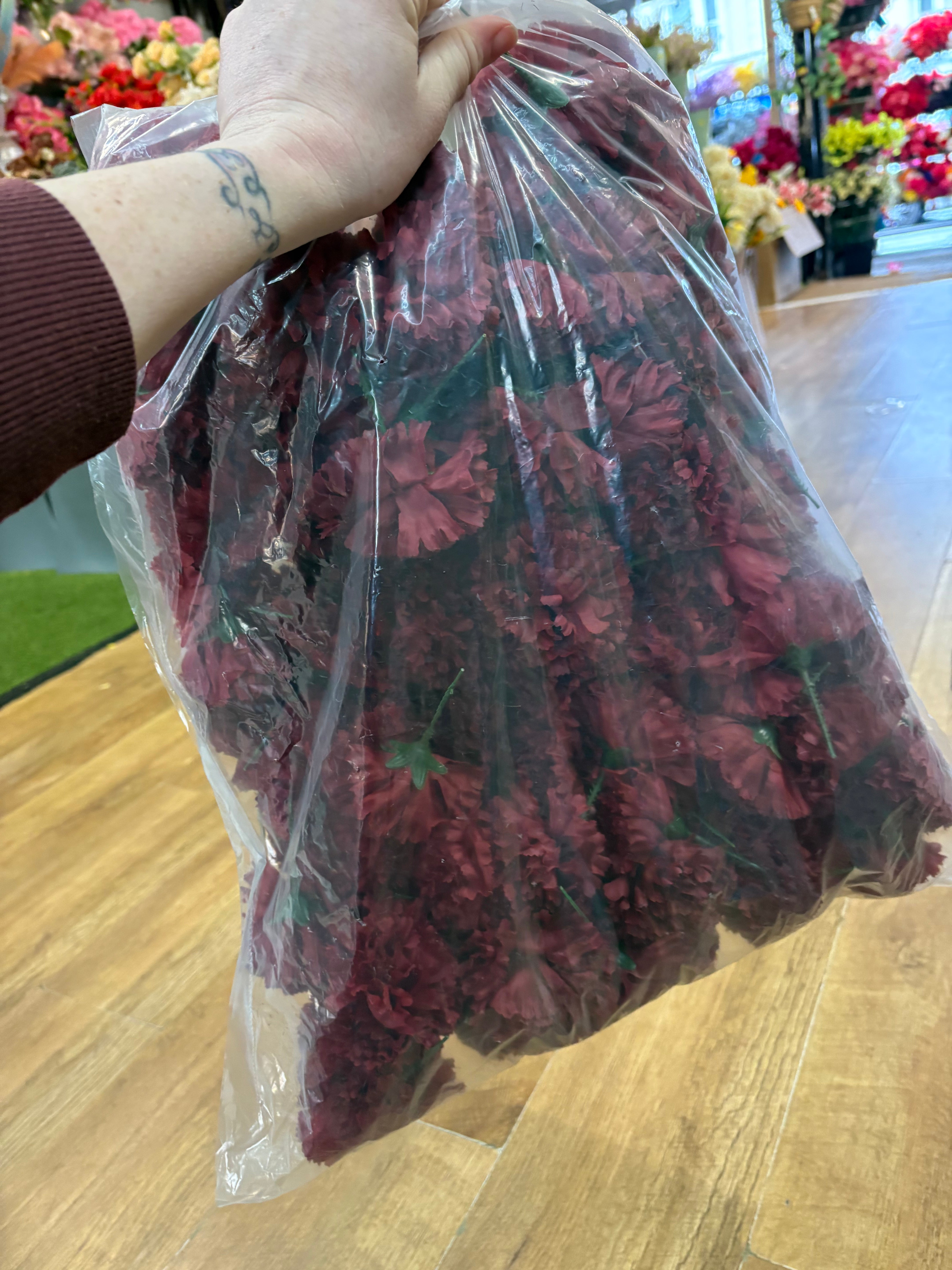 Bag of 144 wine carnation picks