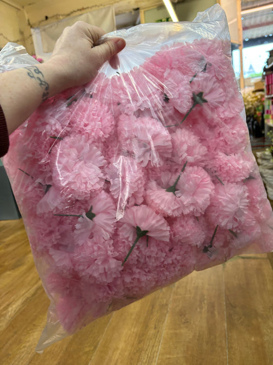 Bag of 144 pale pink carnation picks