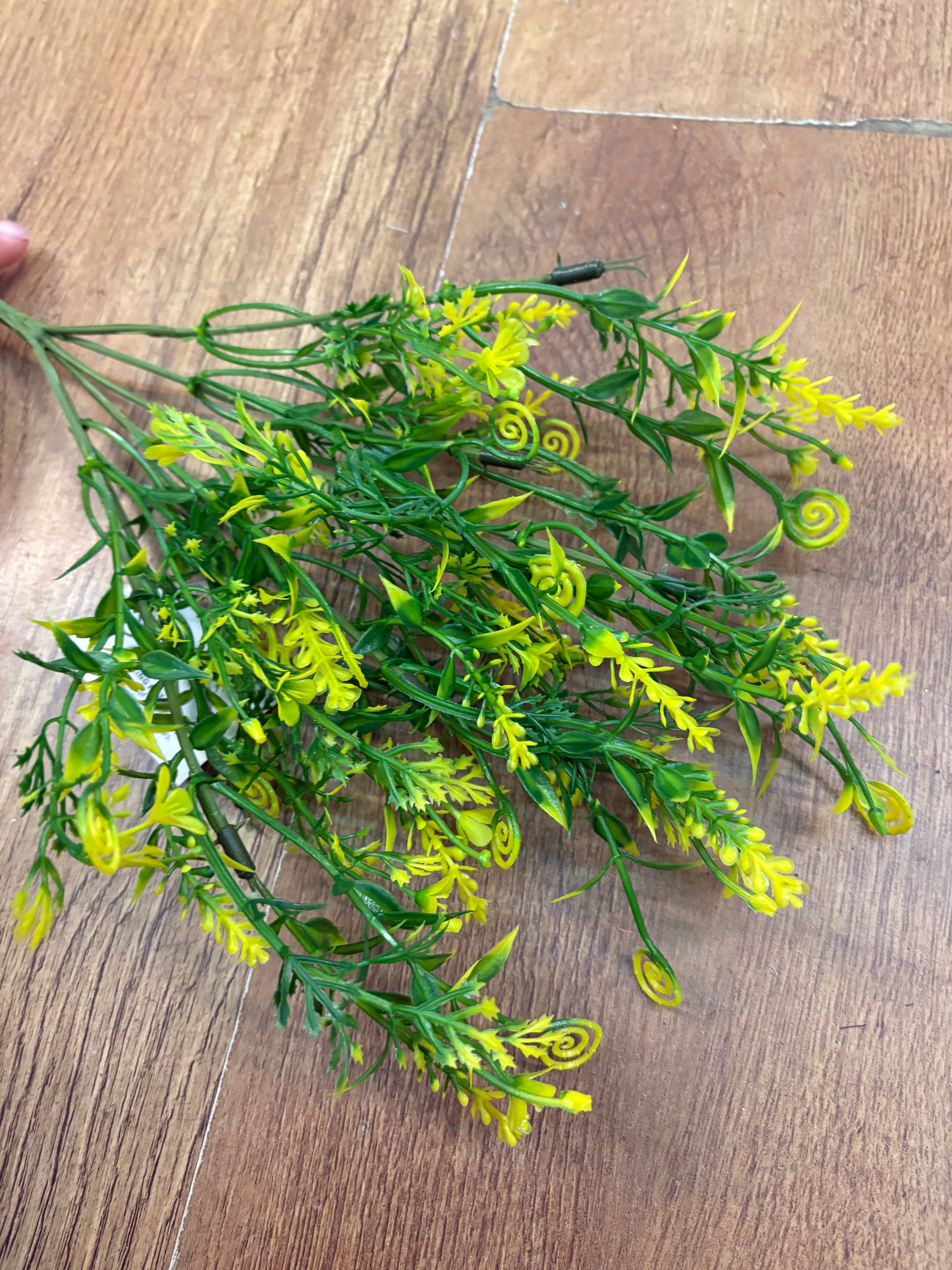Swirly coloured foliage bunch - 5 colours available