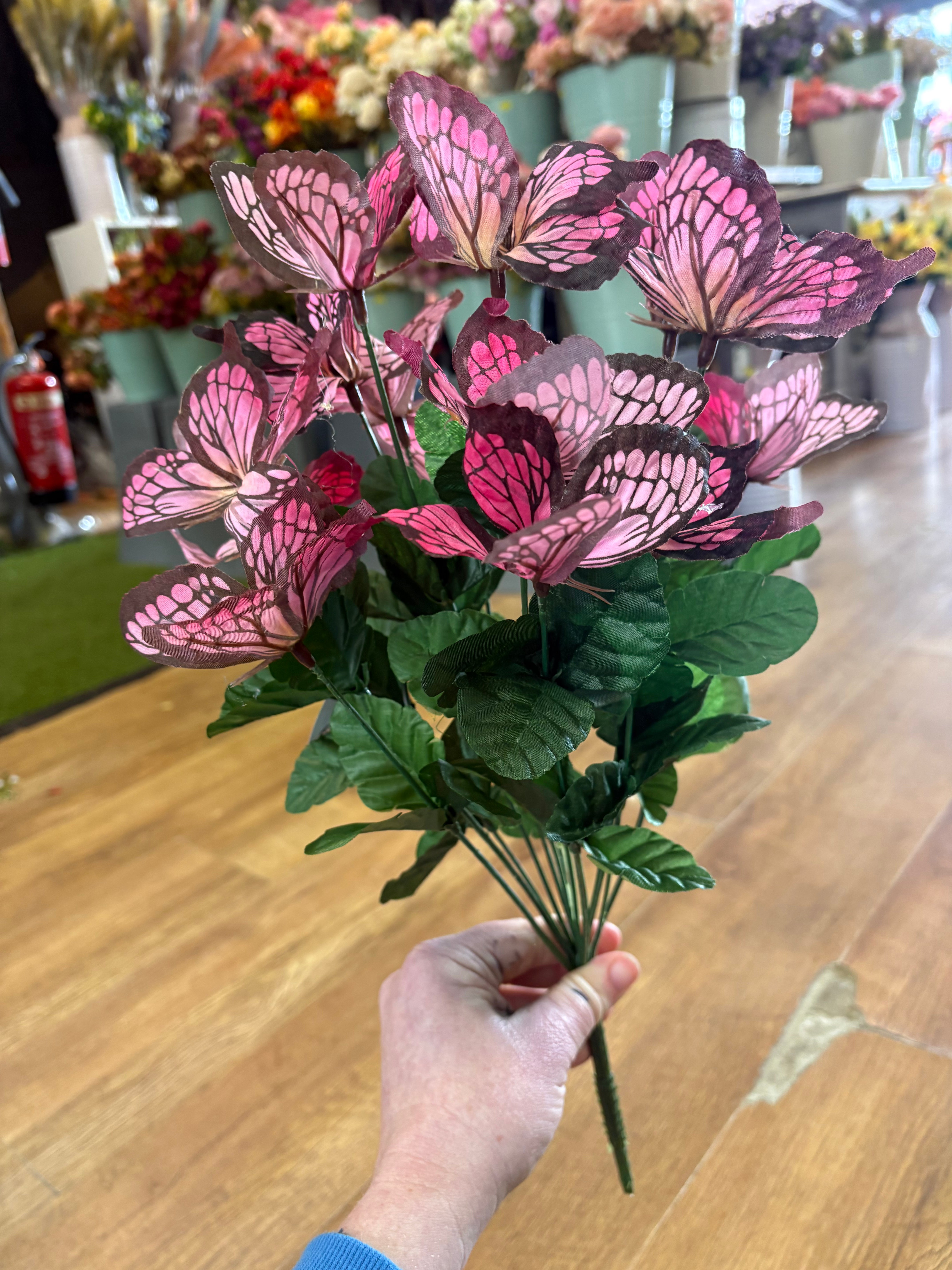 Bundle of 2 big bunches of mixed pink butterflies