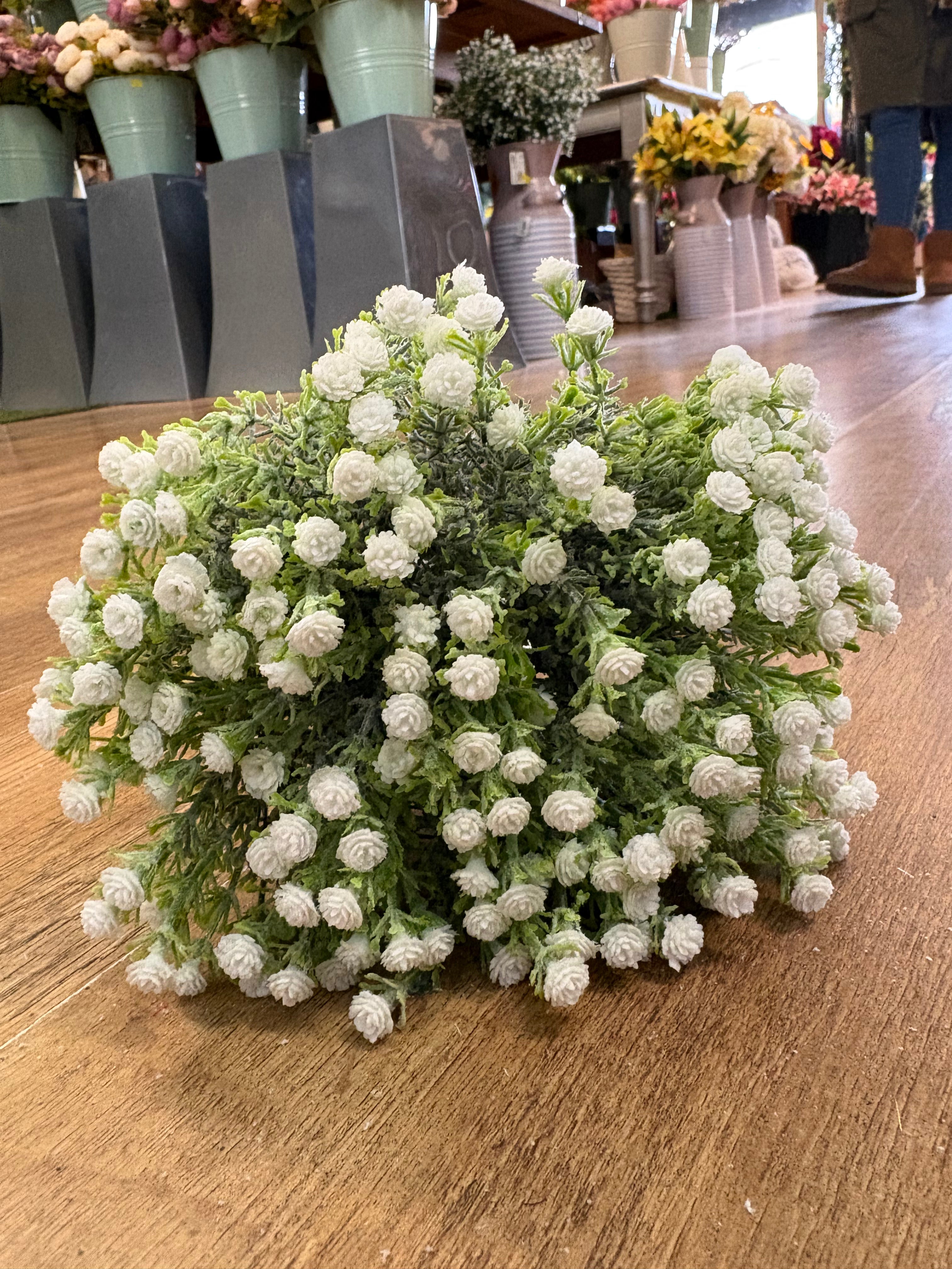 Bundle of 10 white gypsophila picks