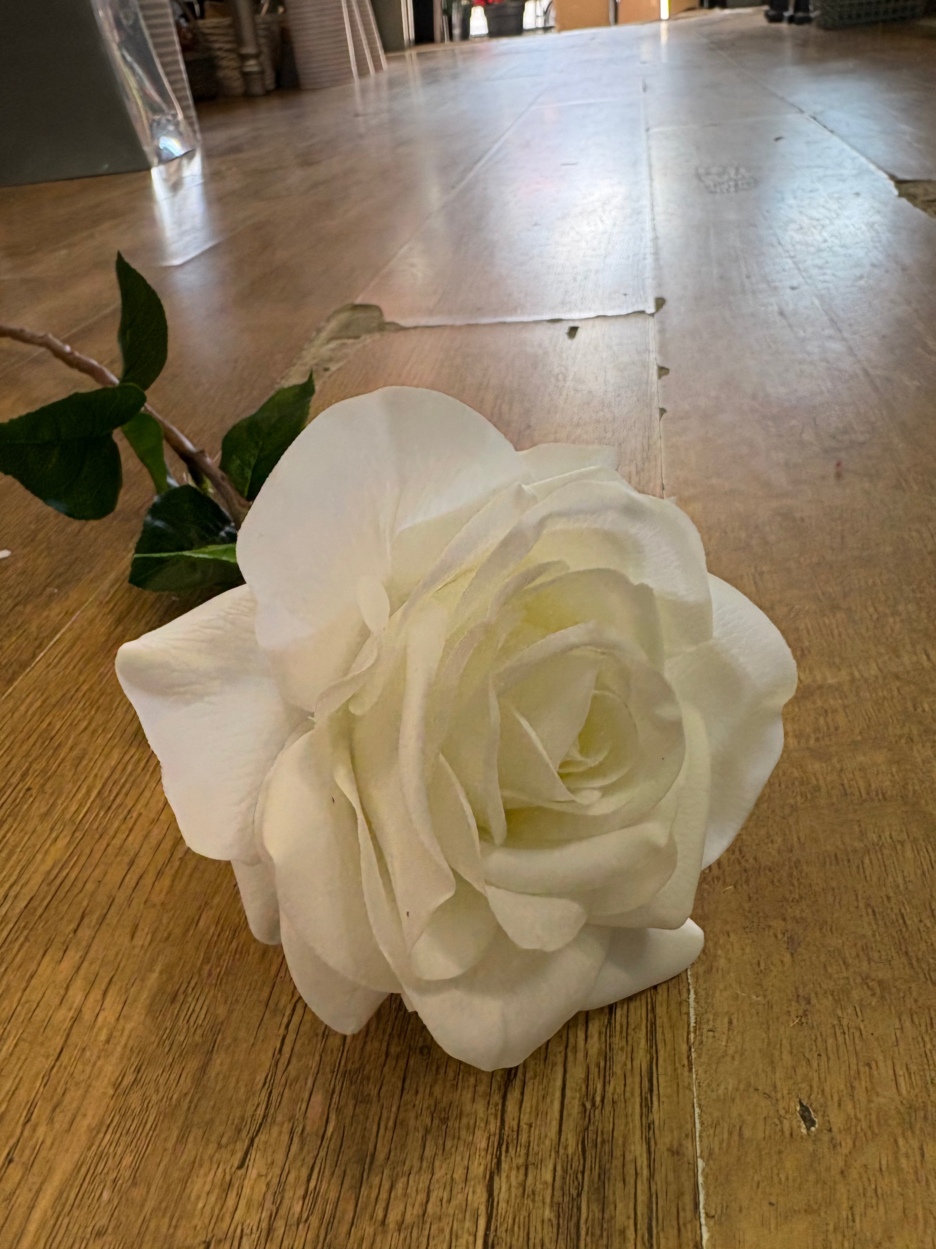 Cream real touch superior single rose
