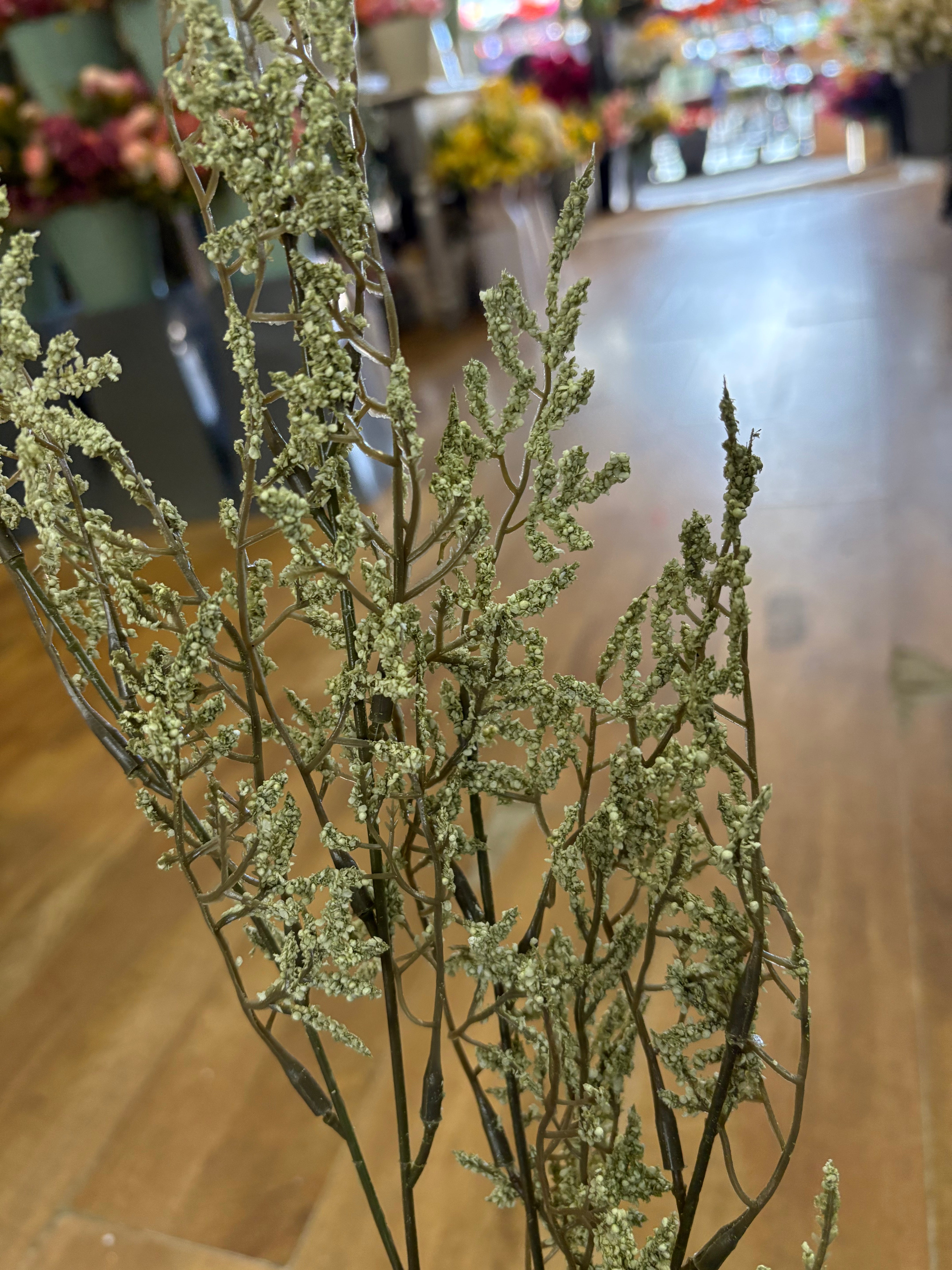 Green limonium spray