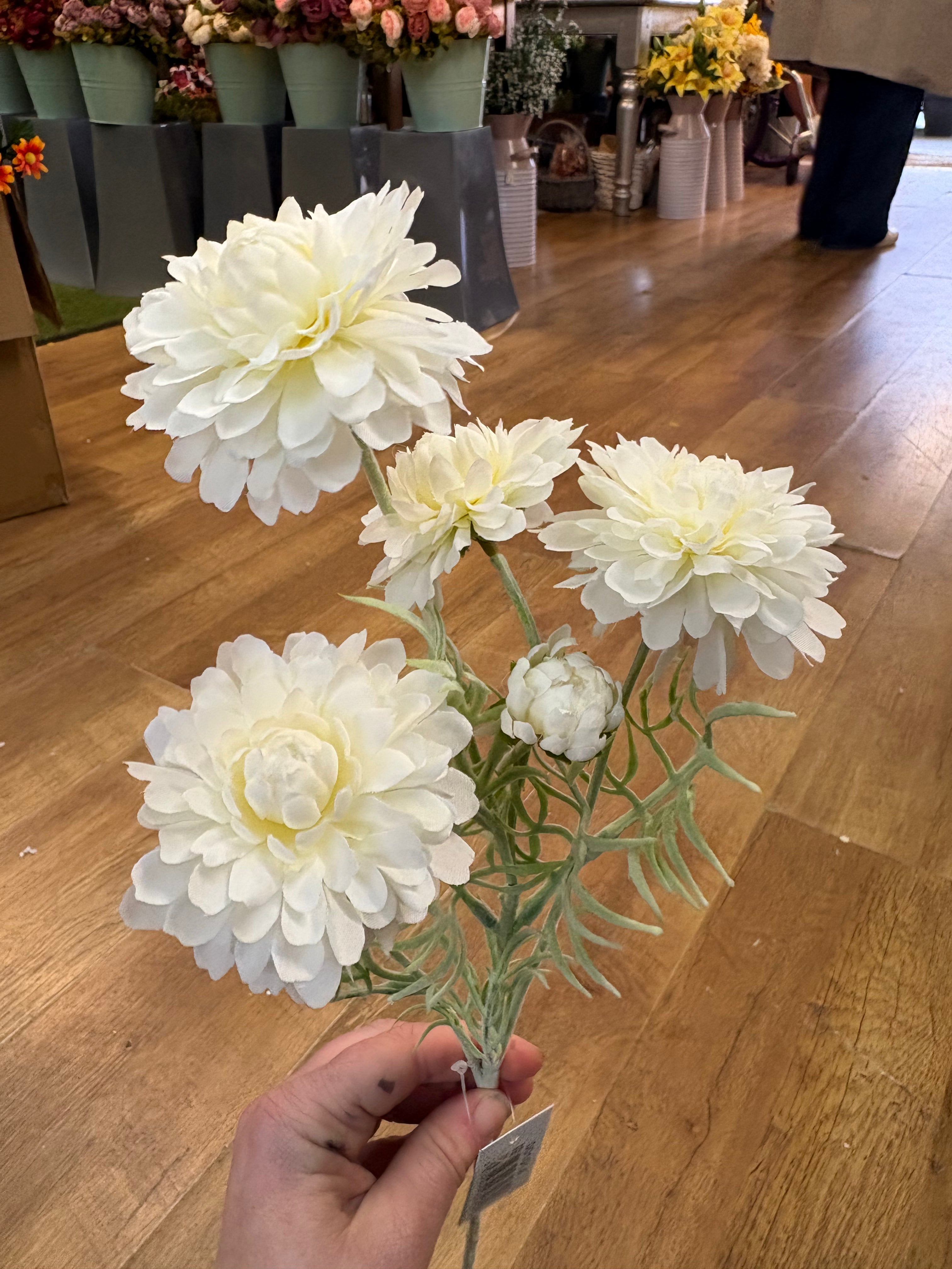Long stem cream melody spray