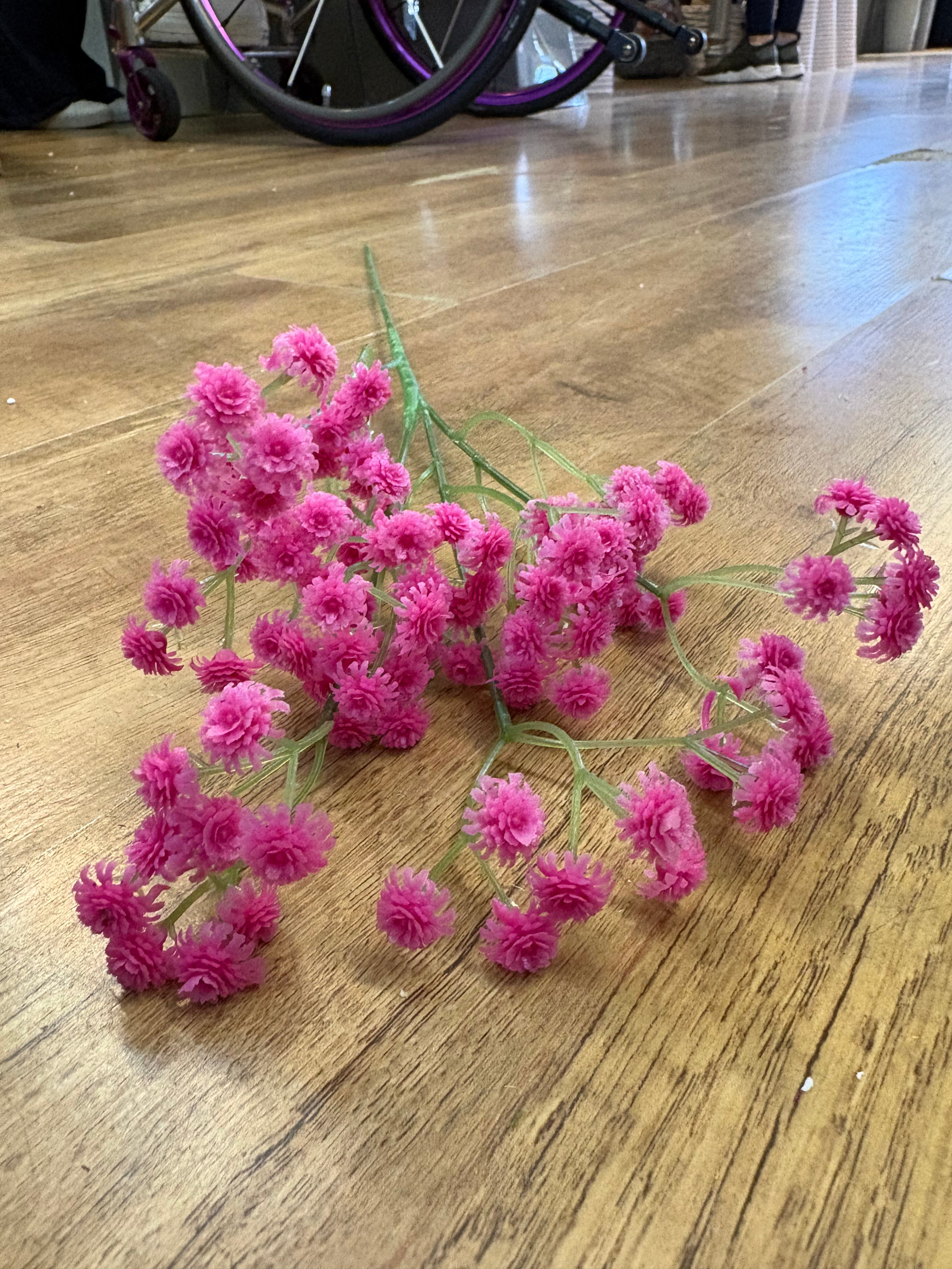 Long stem Hot pink fluffy gypsophila spray