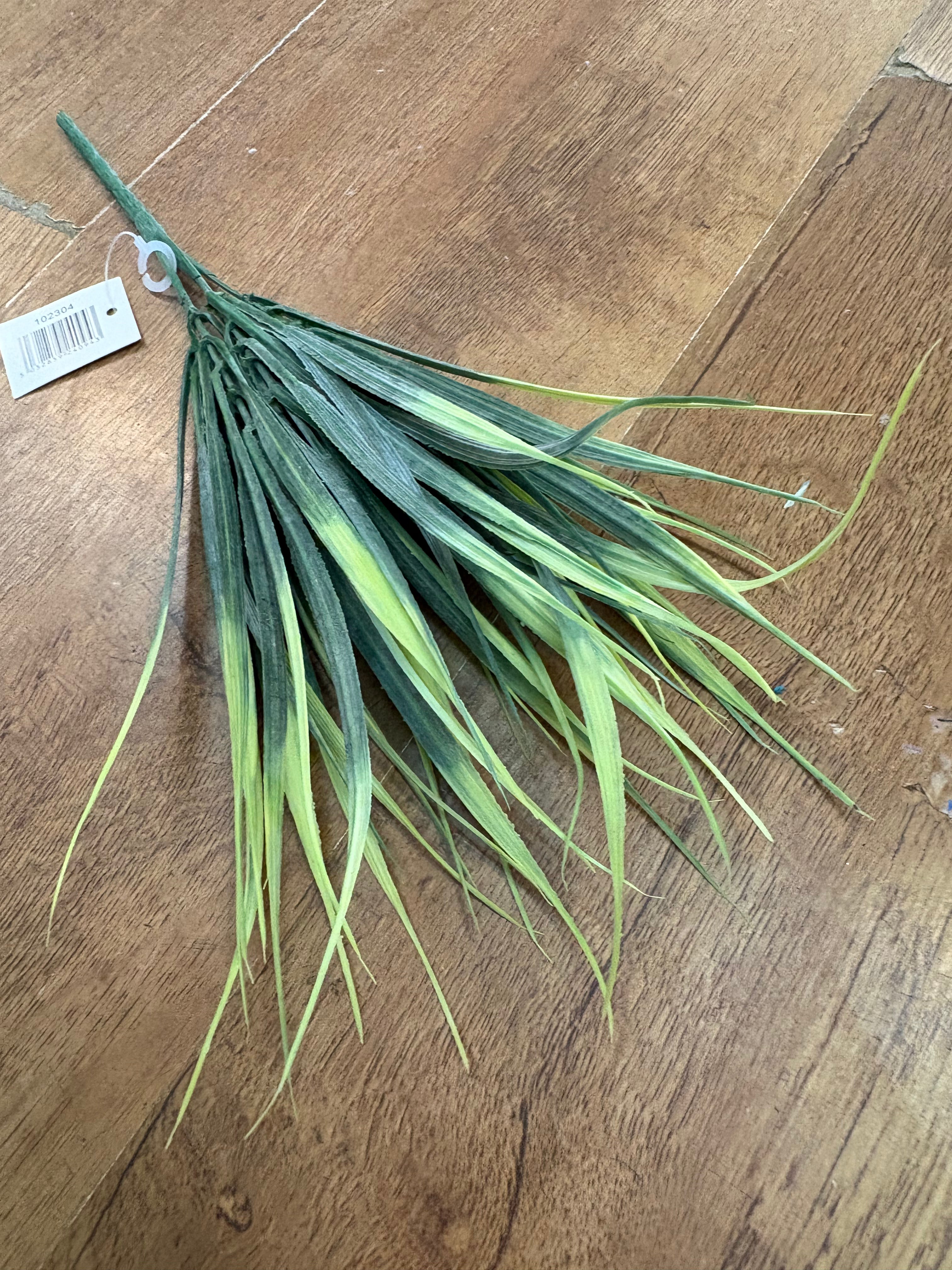 Two tone grass bunch