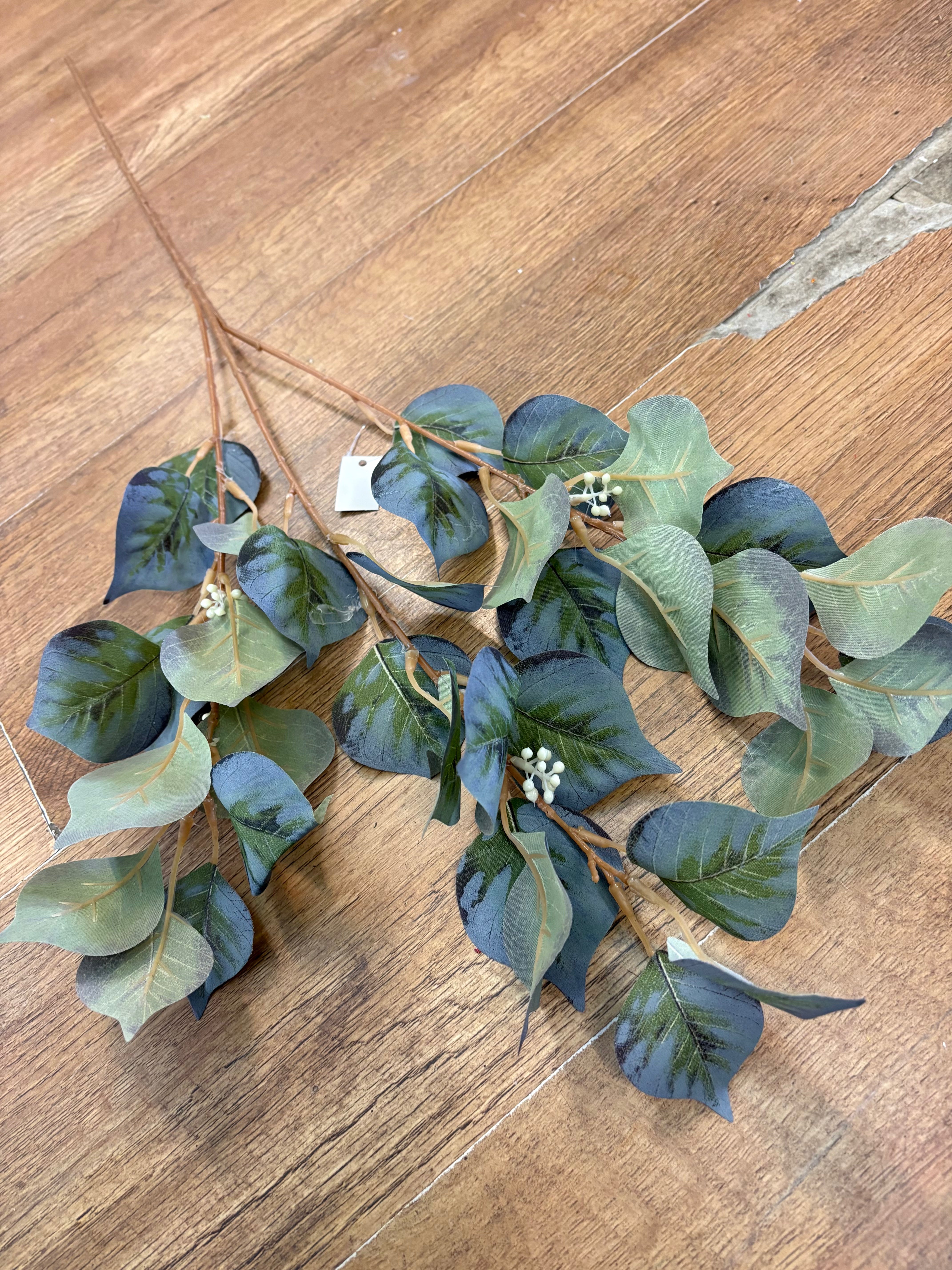 Long stem Noah leaf spray