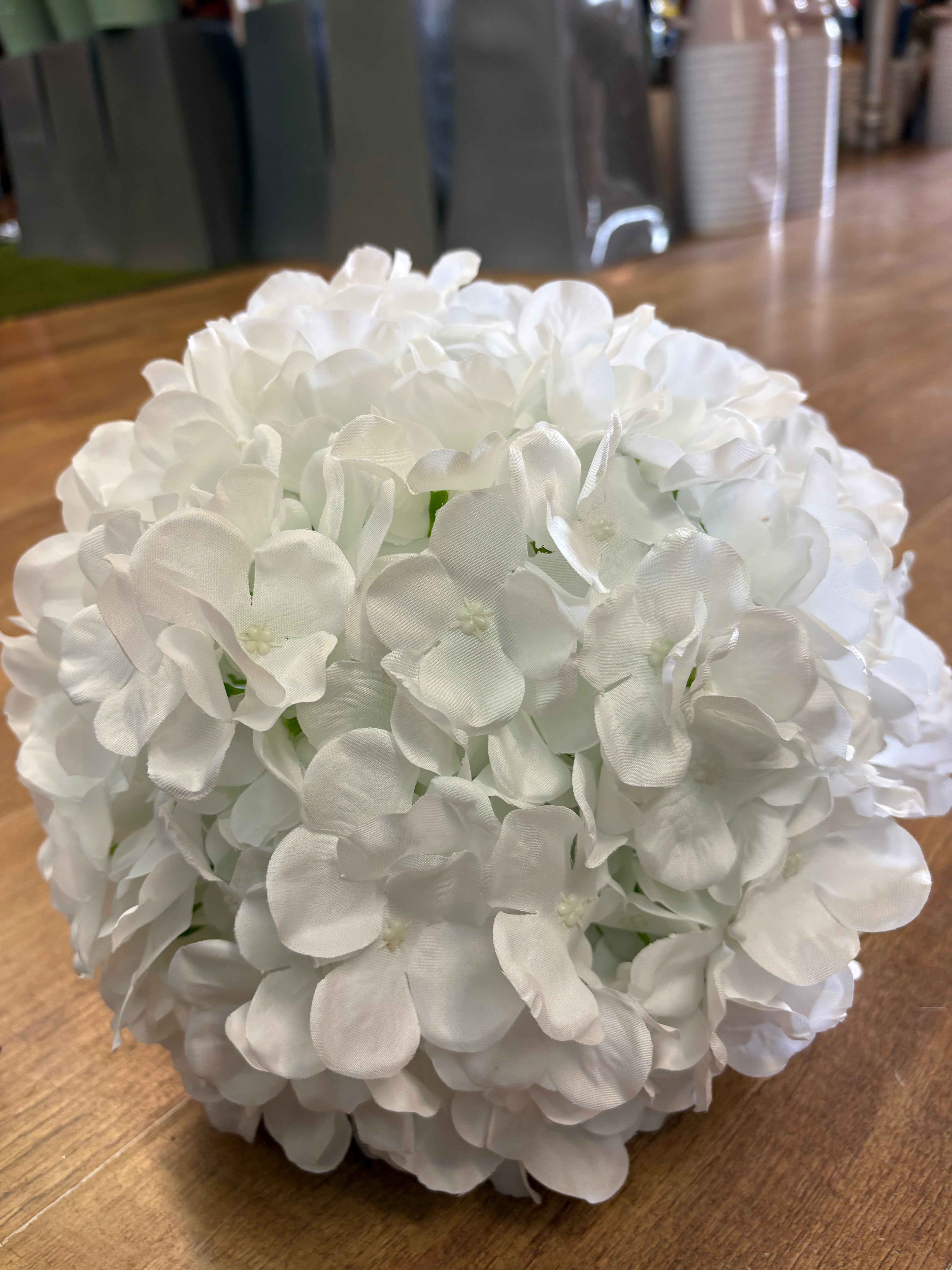 Giant head white premium hydrangea