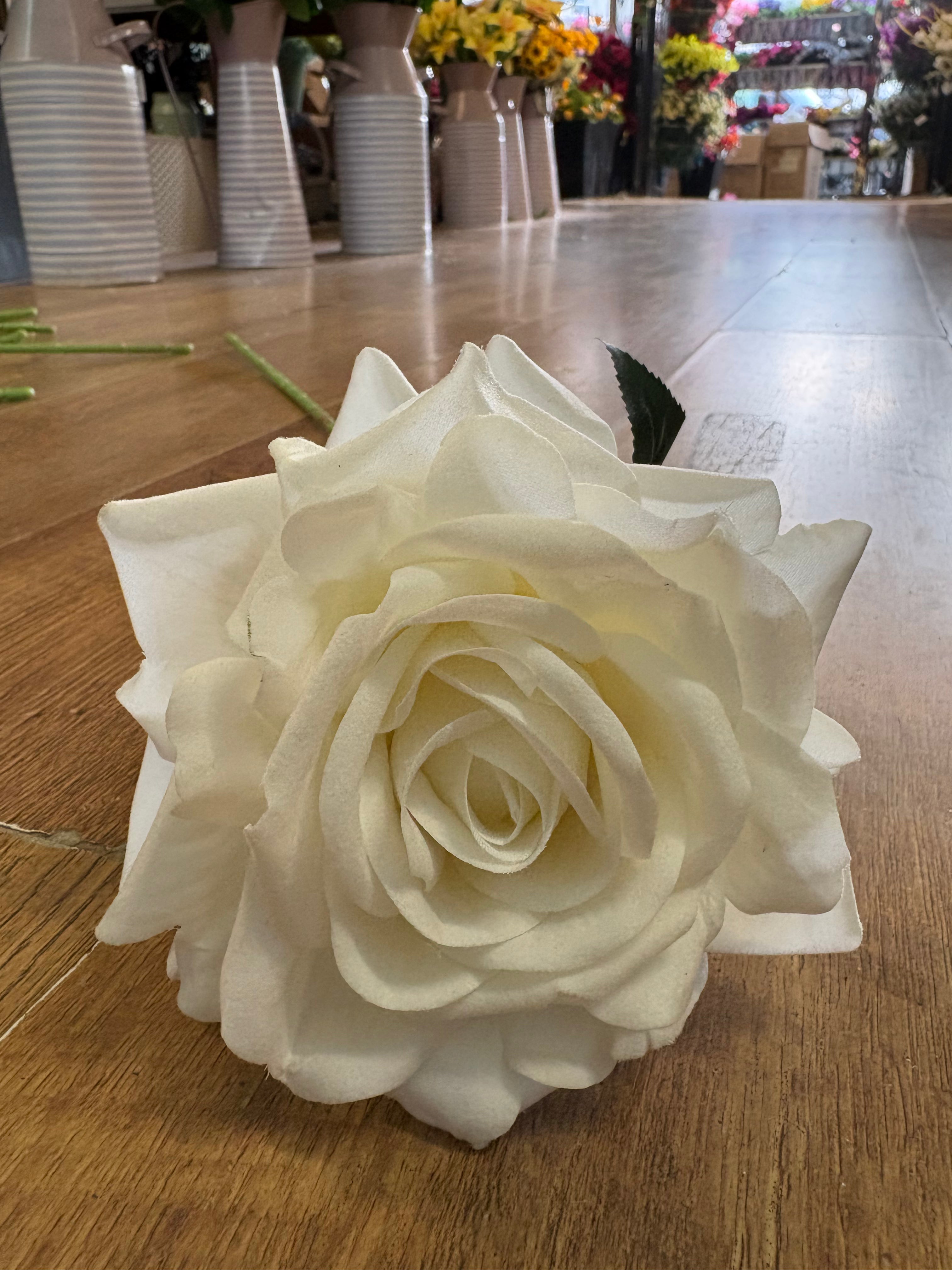 Long stem ivory velvet rose