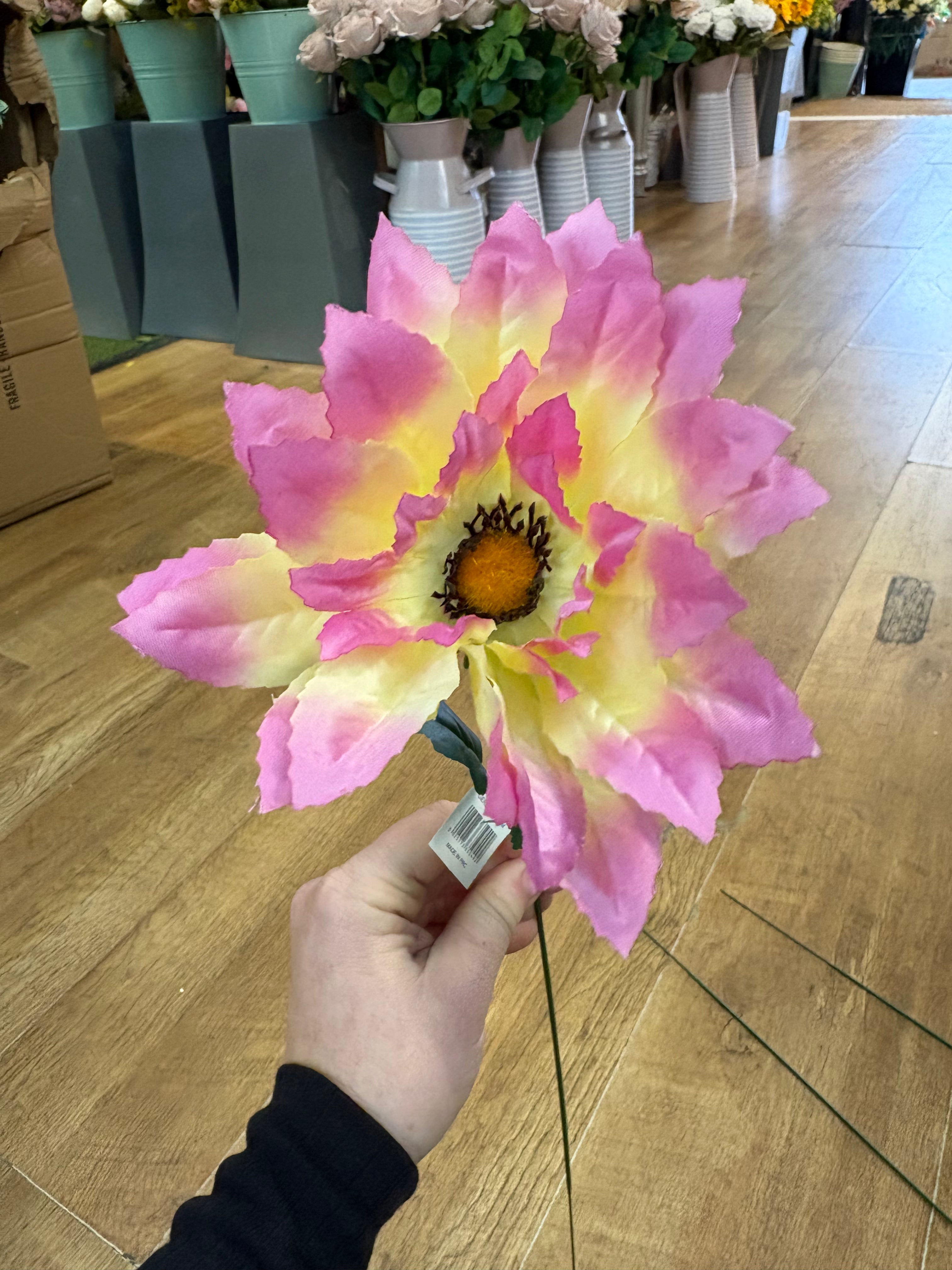 Single wild gerbera - 4 colours available