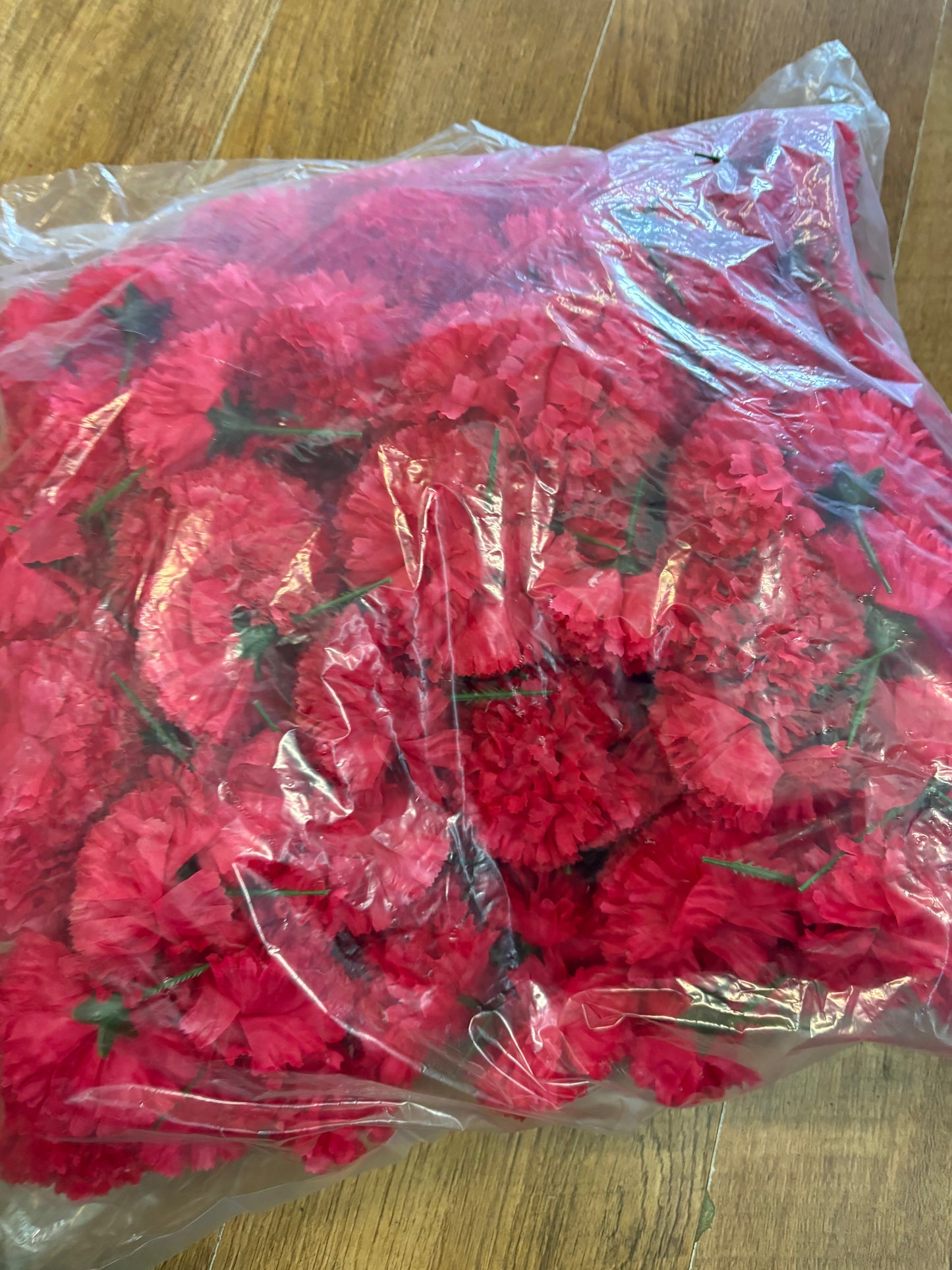 Bag of 144 hot pink carnation picks