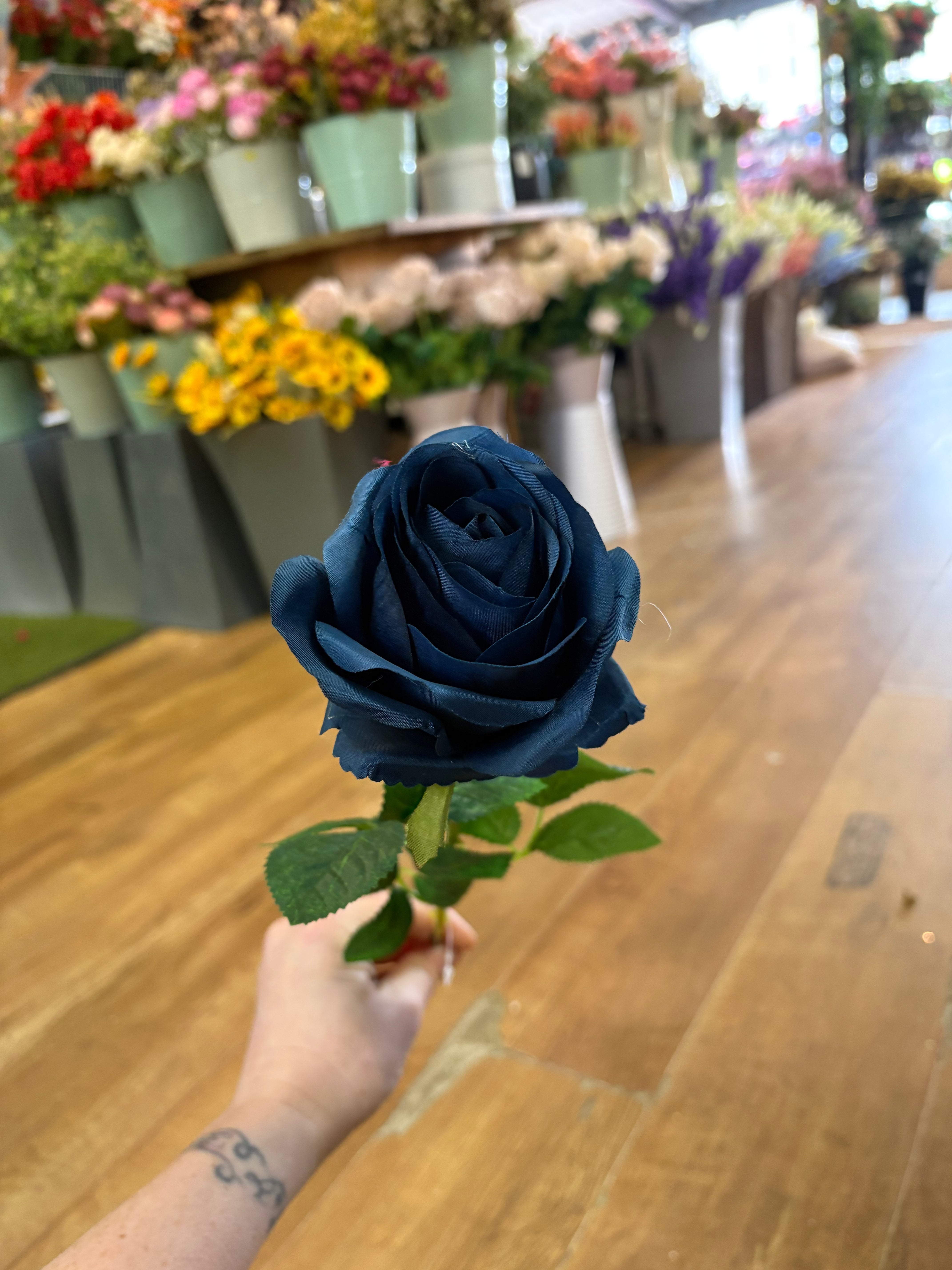 Long stem single Navy Harper rose (head approx 10cm)