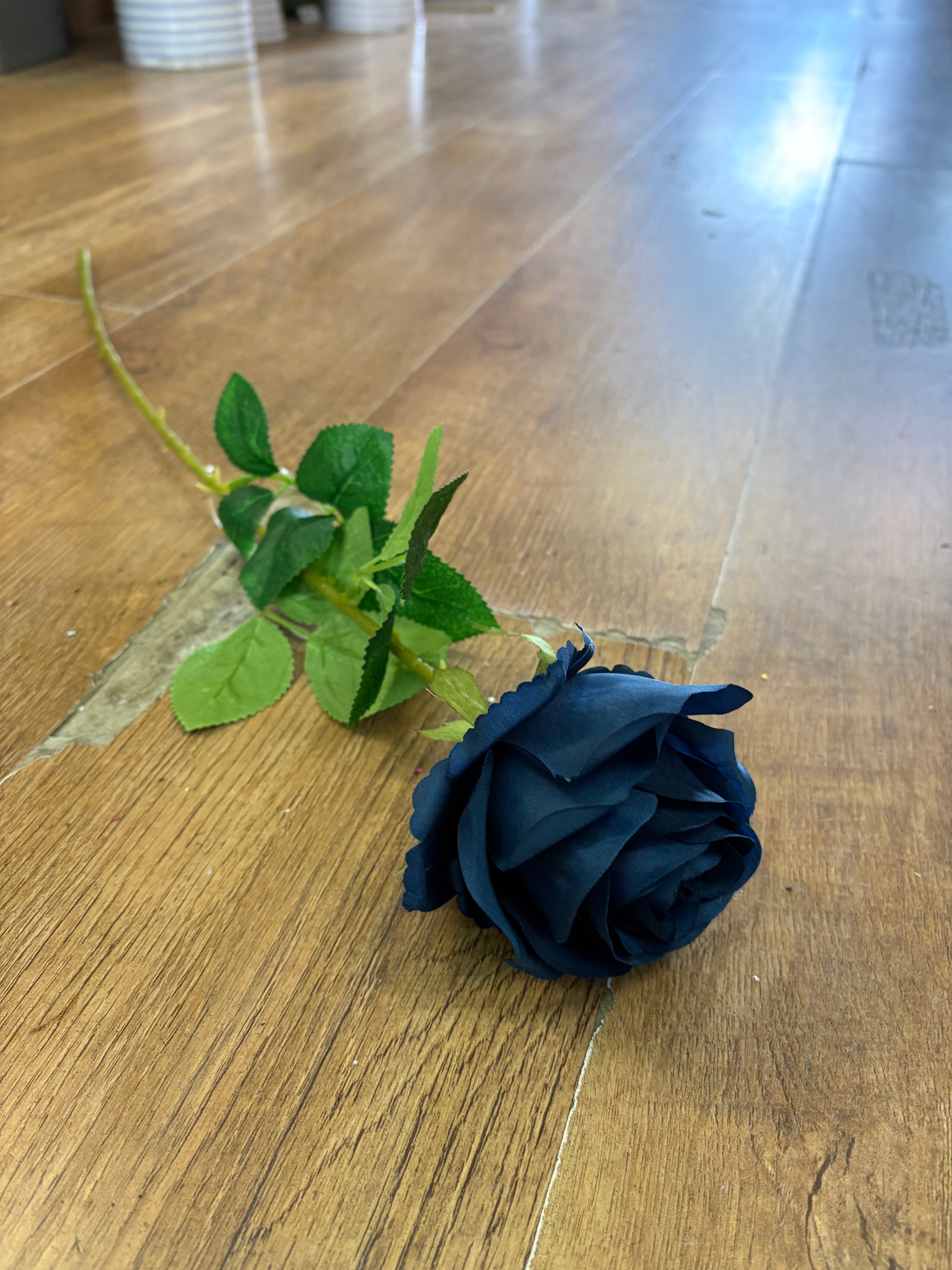 Long stem single Navy Harper rose (head approx 10cm)