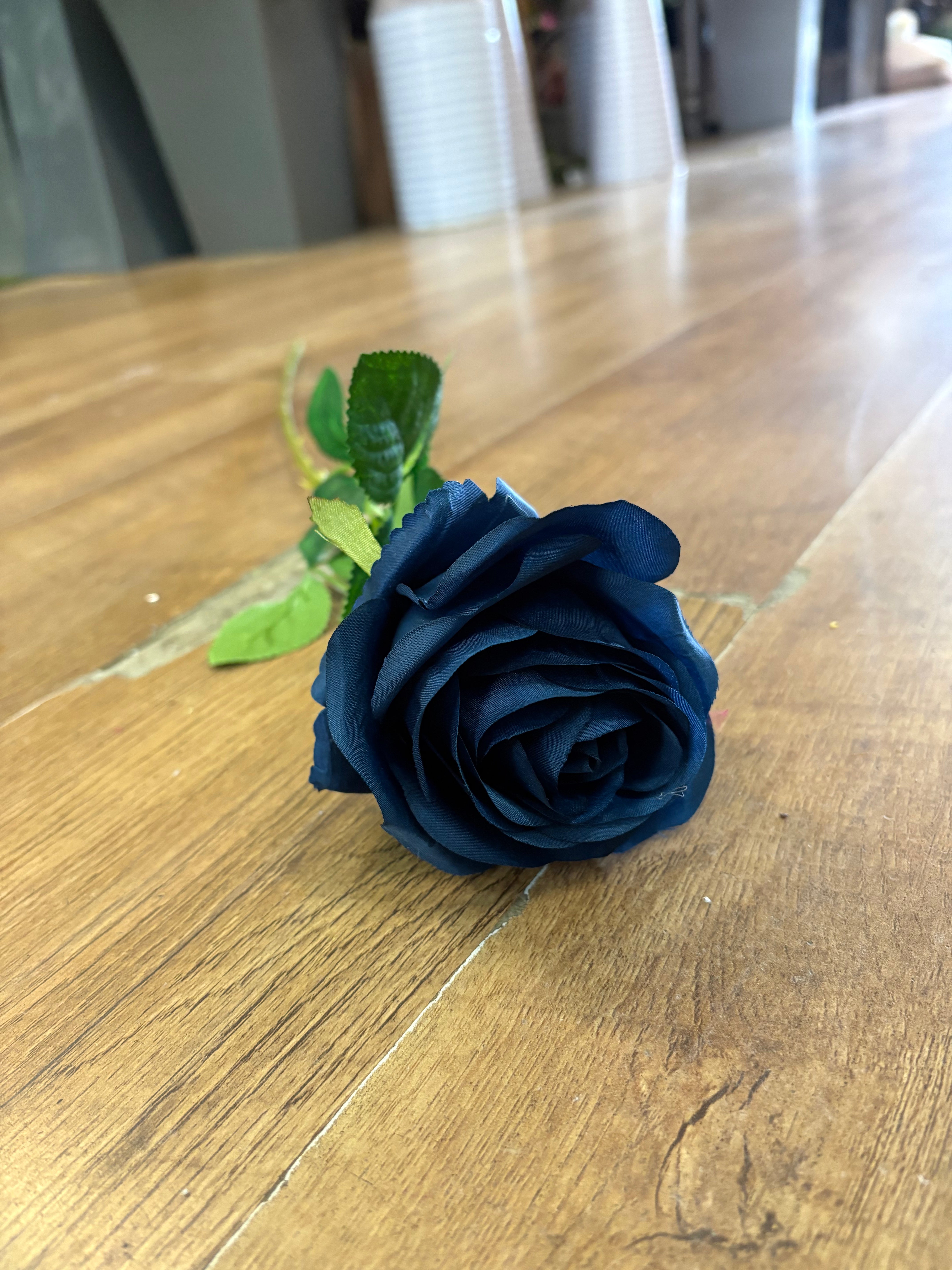 Long stem single Navy Harper rose (head approx 10cm)